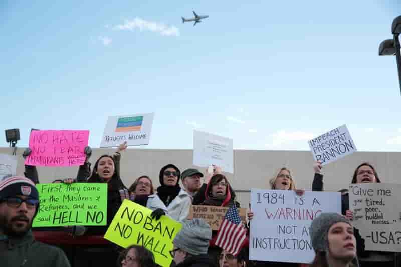 Ayrault veut une clarification sur le decret anti-immigration aux etats-unis