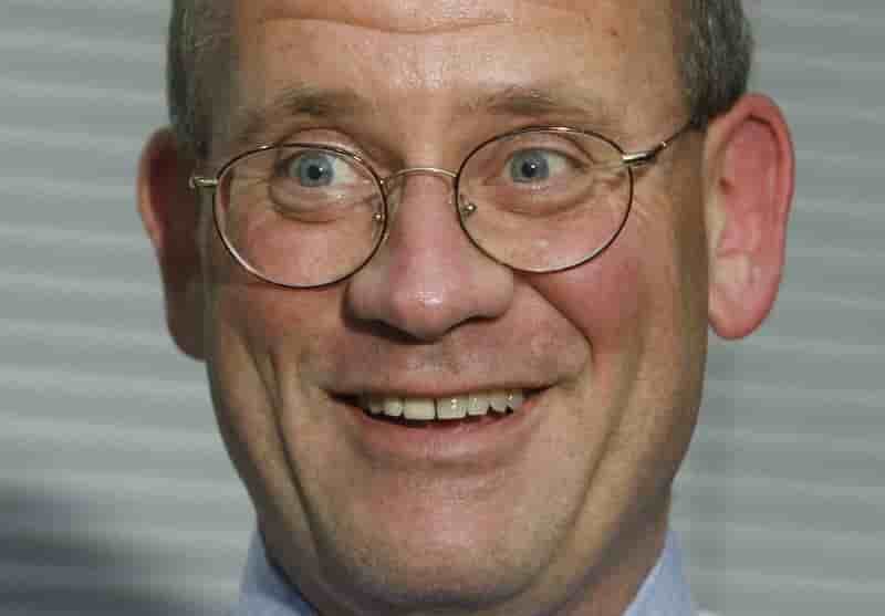 John flannery remplace immelt a la tete de ge, l'action grimpe