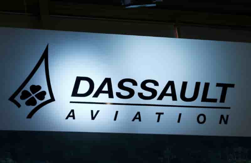 Dassault maintient ses objectifs mais le marche reste difficile