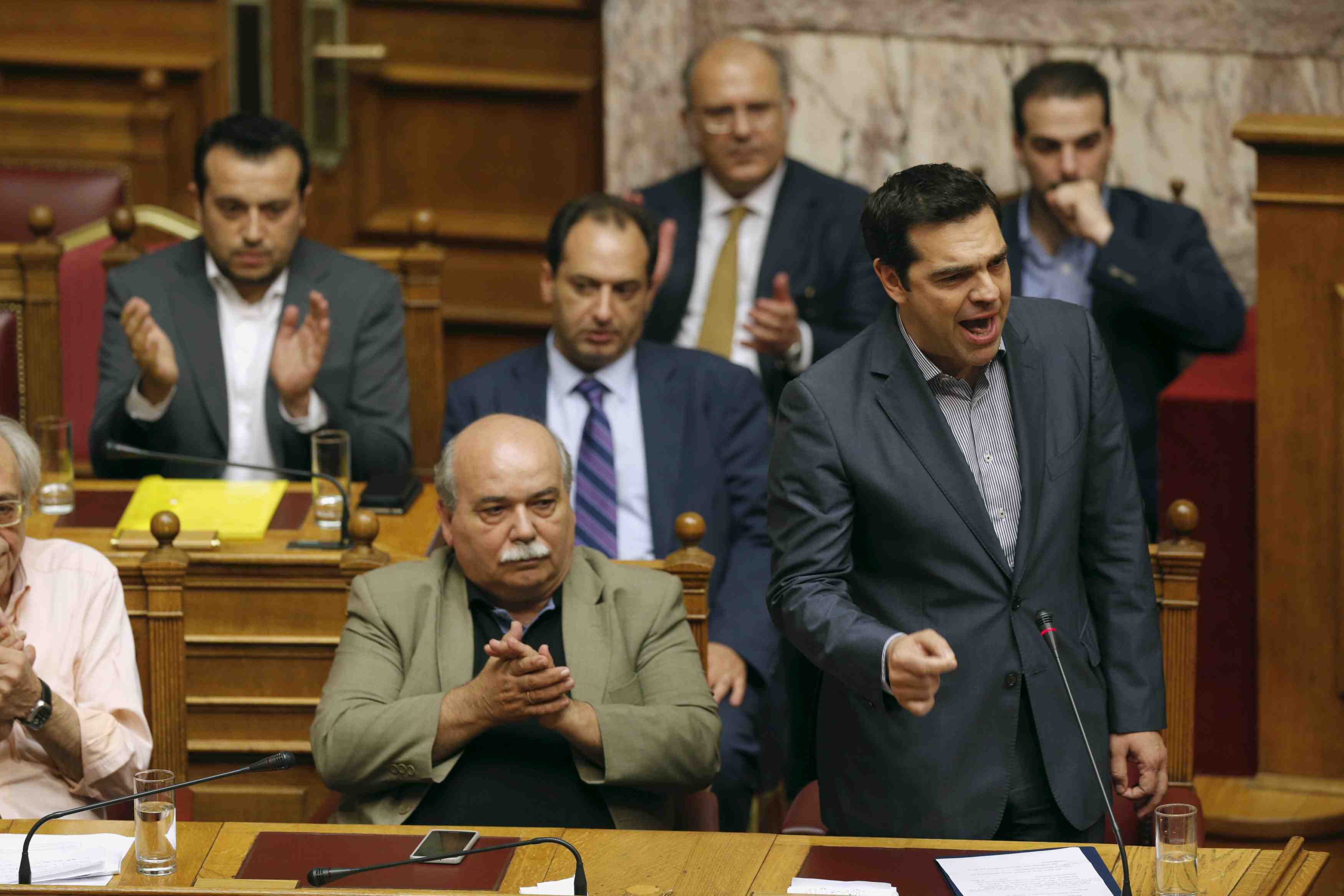 Le parlement grec donne son feu vert a alexis tsipras
