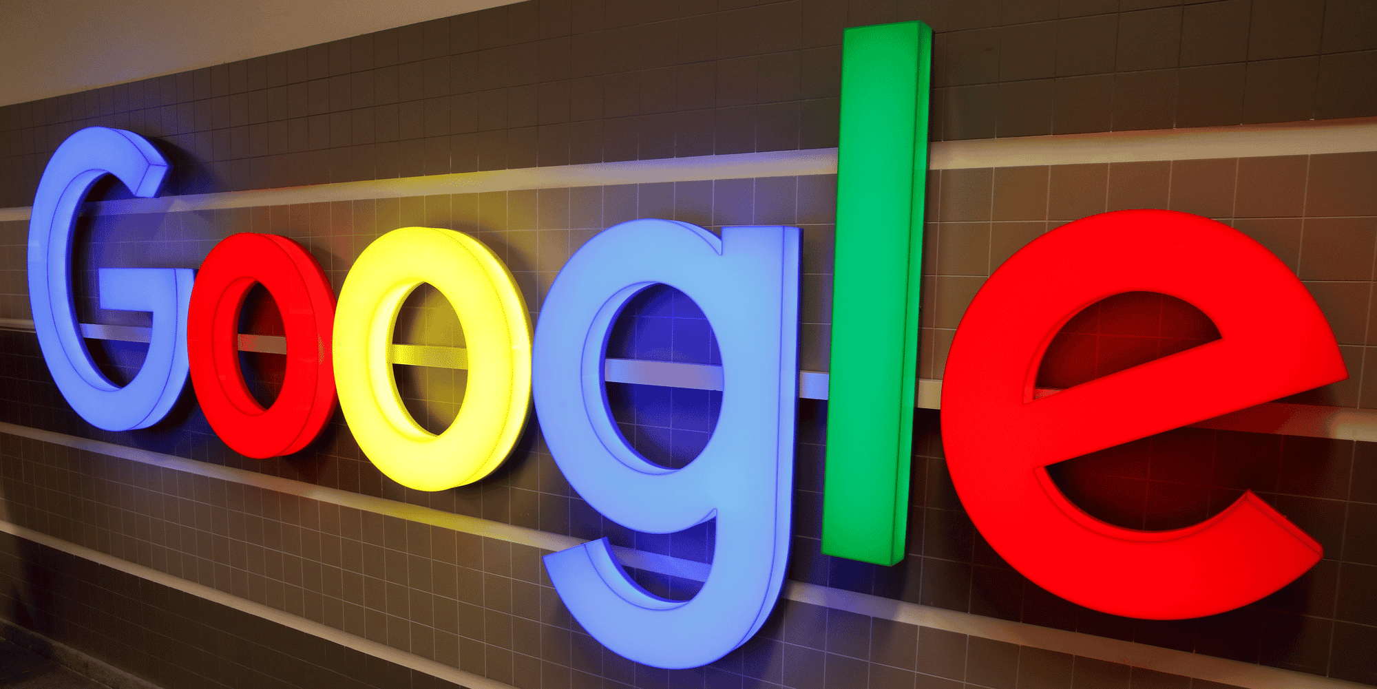 Le géant américain Google et le premier groupe français pharmaceutique Sanofi entretiennent des liens depuis 2016.