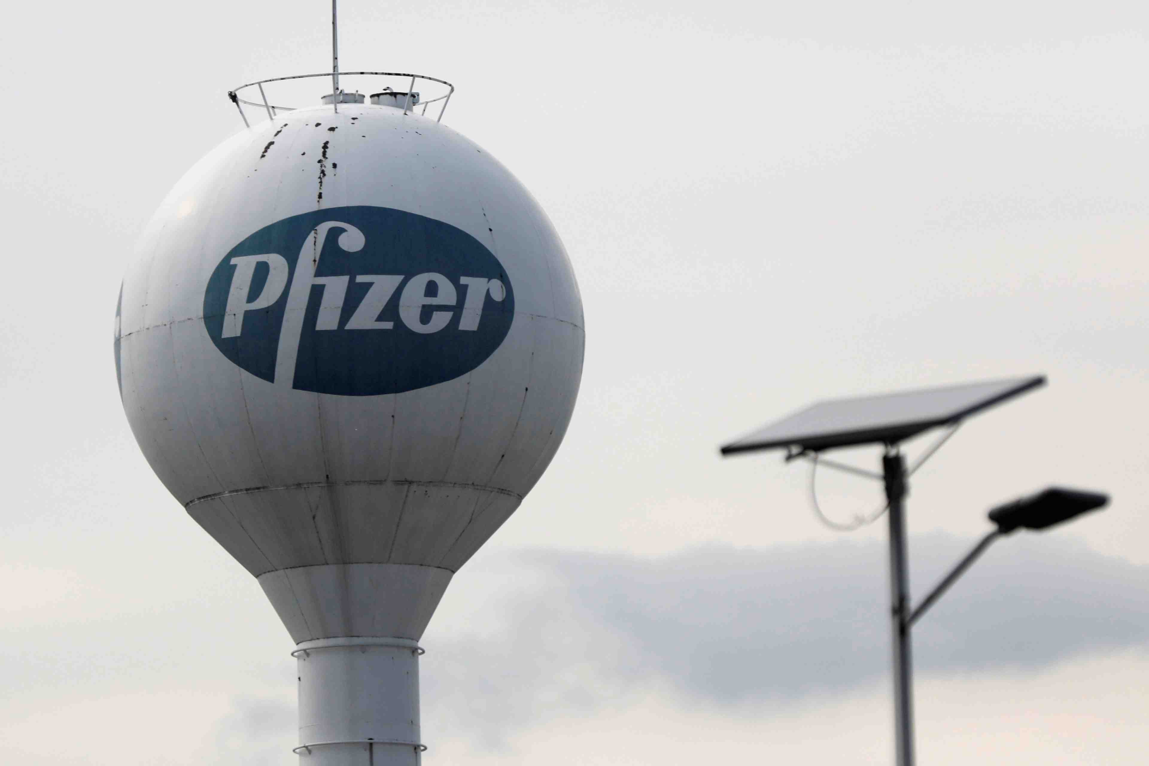 Pfizer maintient ses previsions 2020 apres un t1 meilleur que prevu
