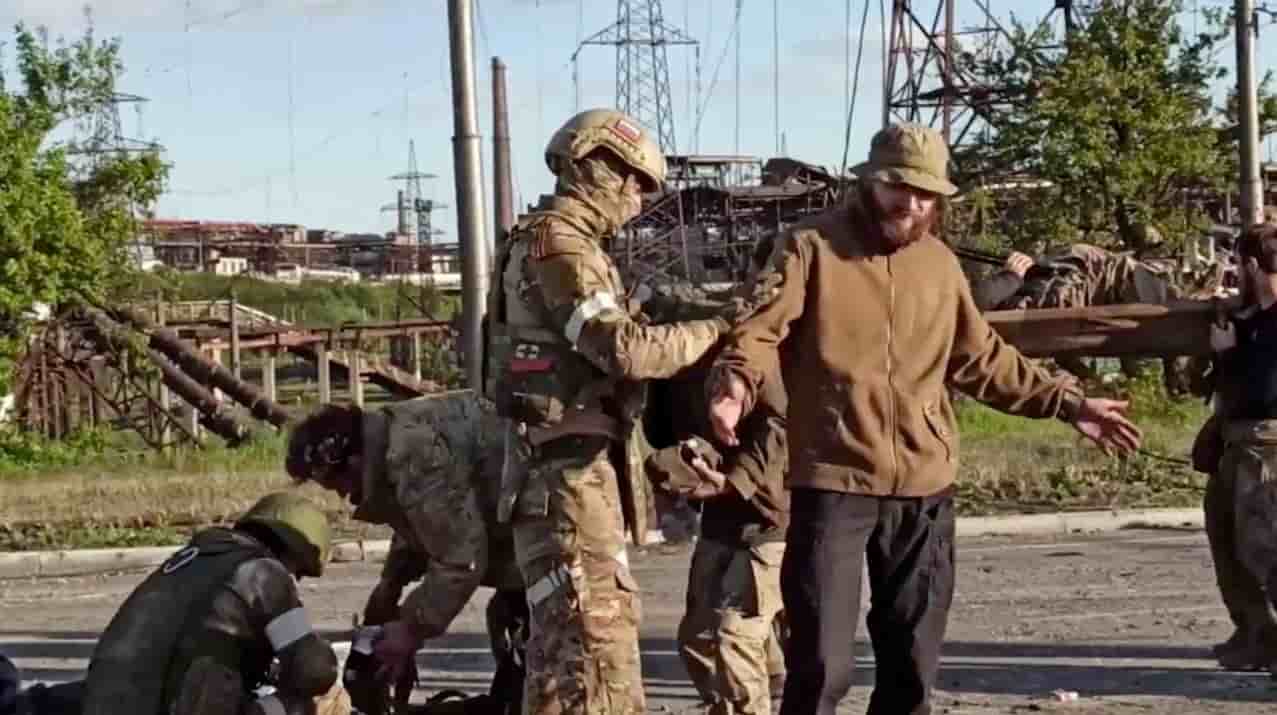 Ukraine: reddition de dizaines de combattants a azovstal, fin du siege