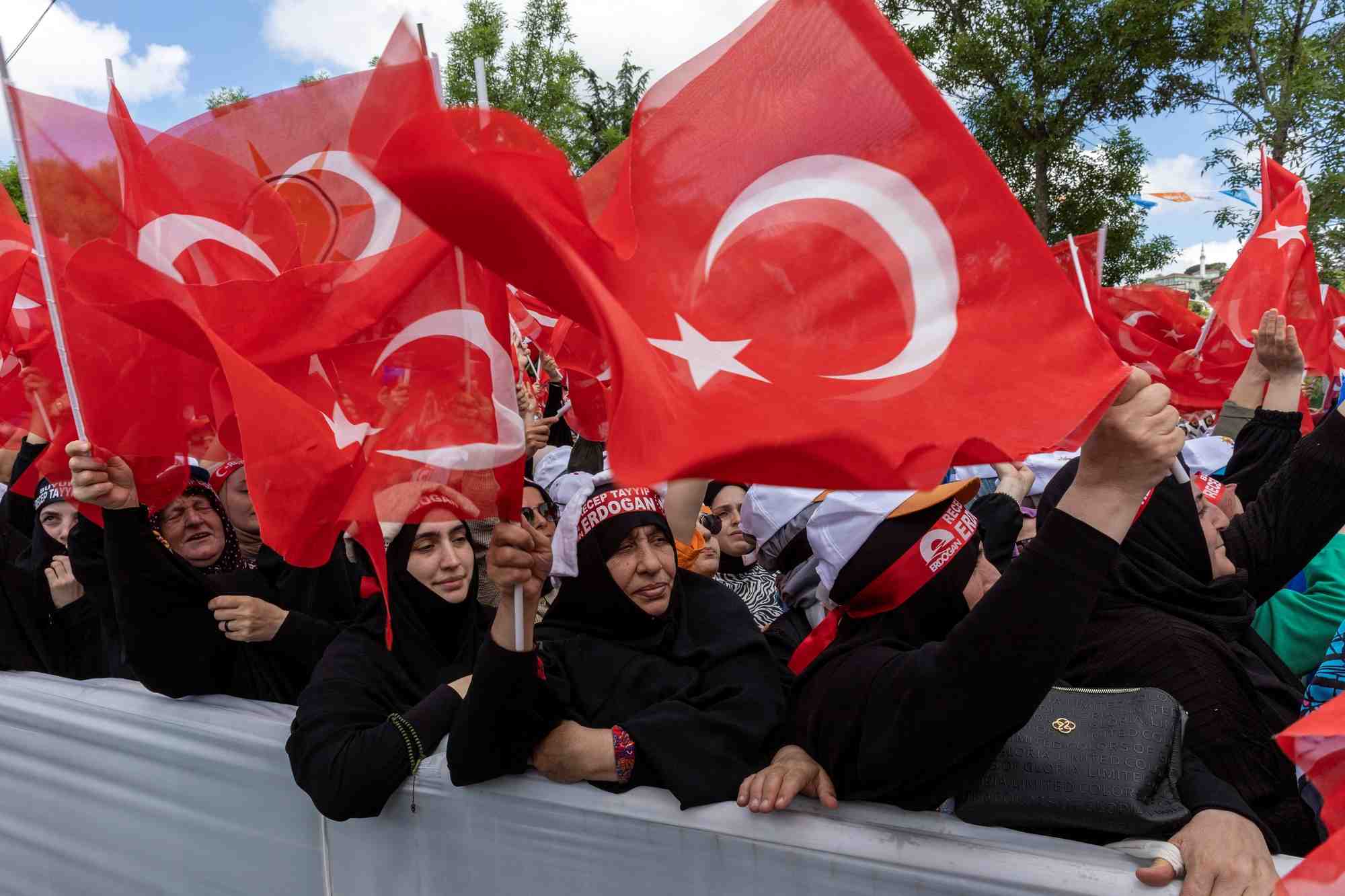 Des supporters d'erdogan lors d'un meeting a istanbul