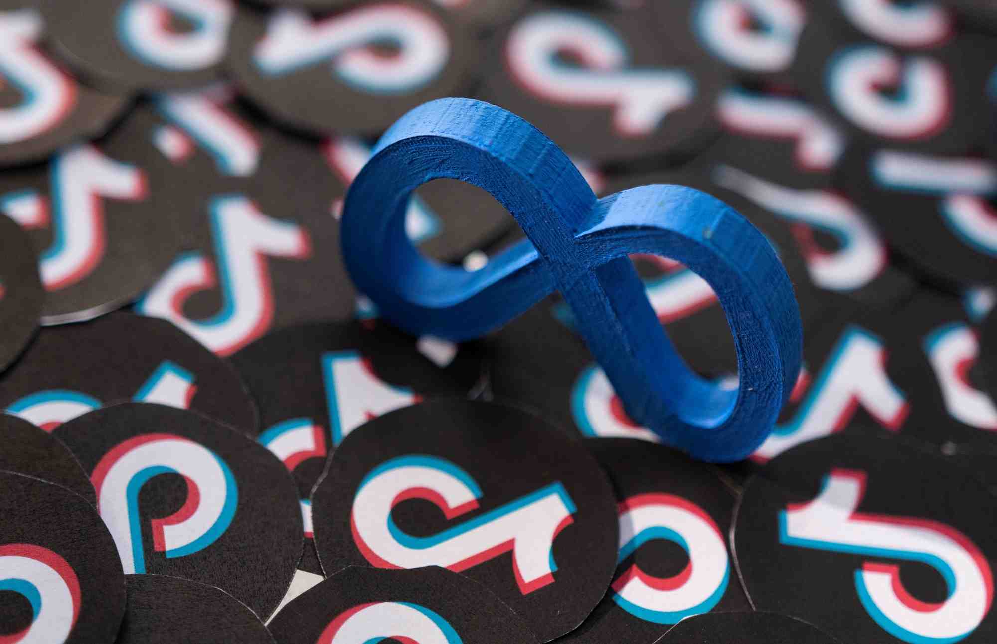 Logos de meta et tiktok