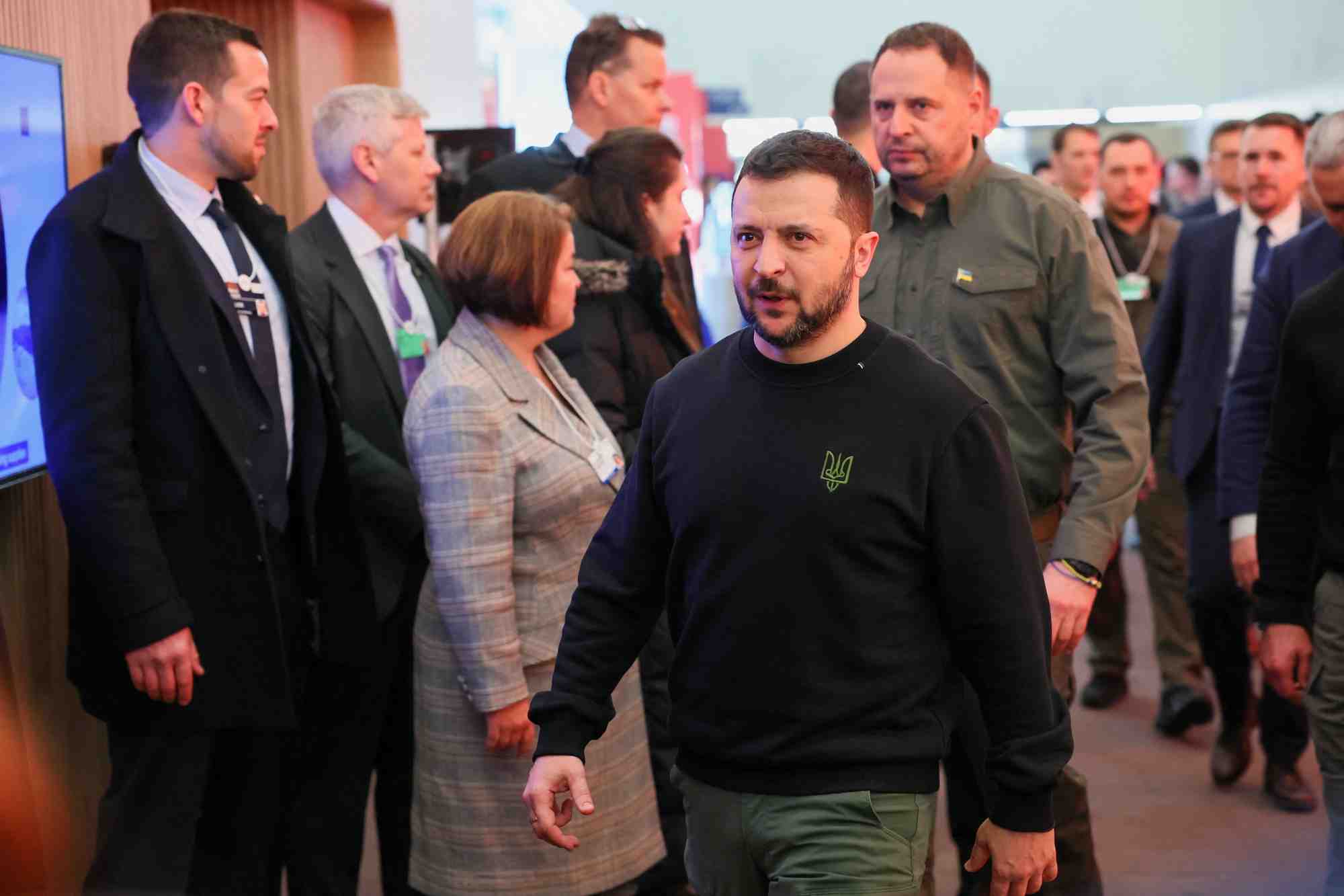 Volodimir zelensky et son chef de cabinet andriy yermak lors du forum economique mondial a davos