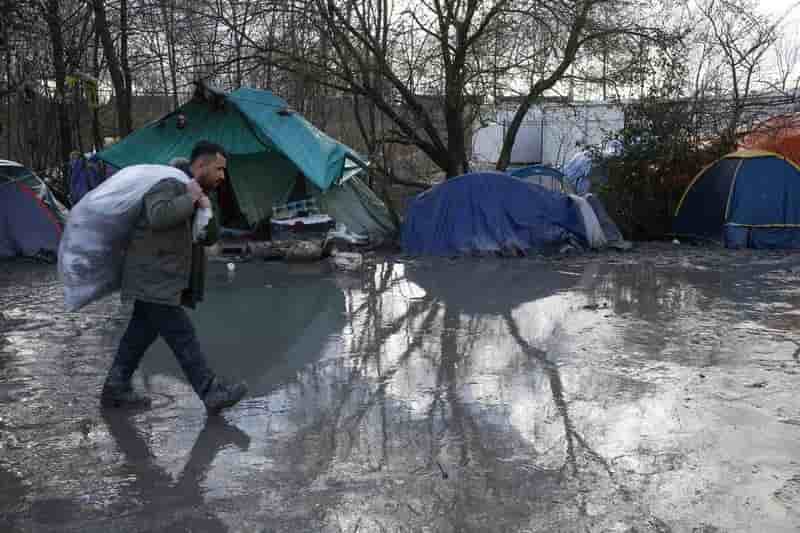 Anne hidalgo veut ouvrir un campement de migrants a paris