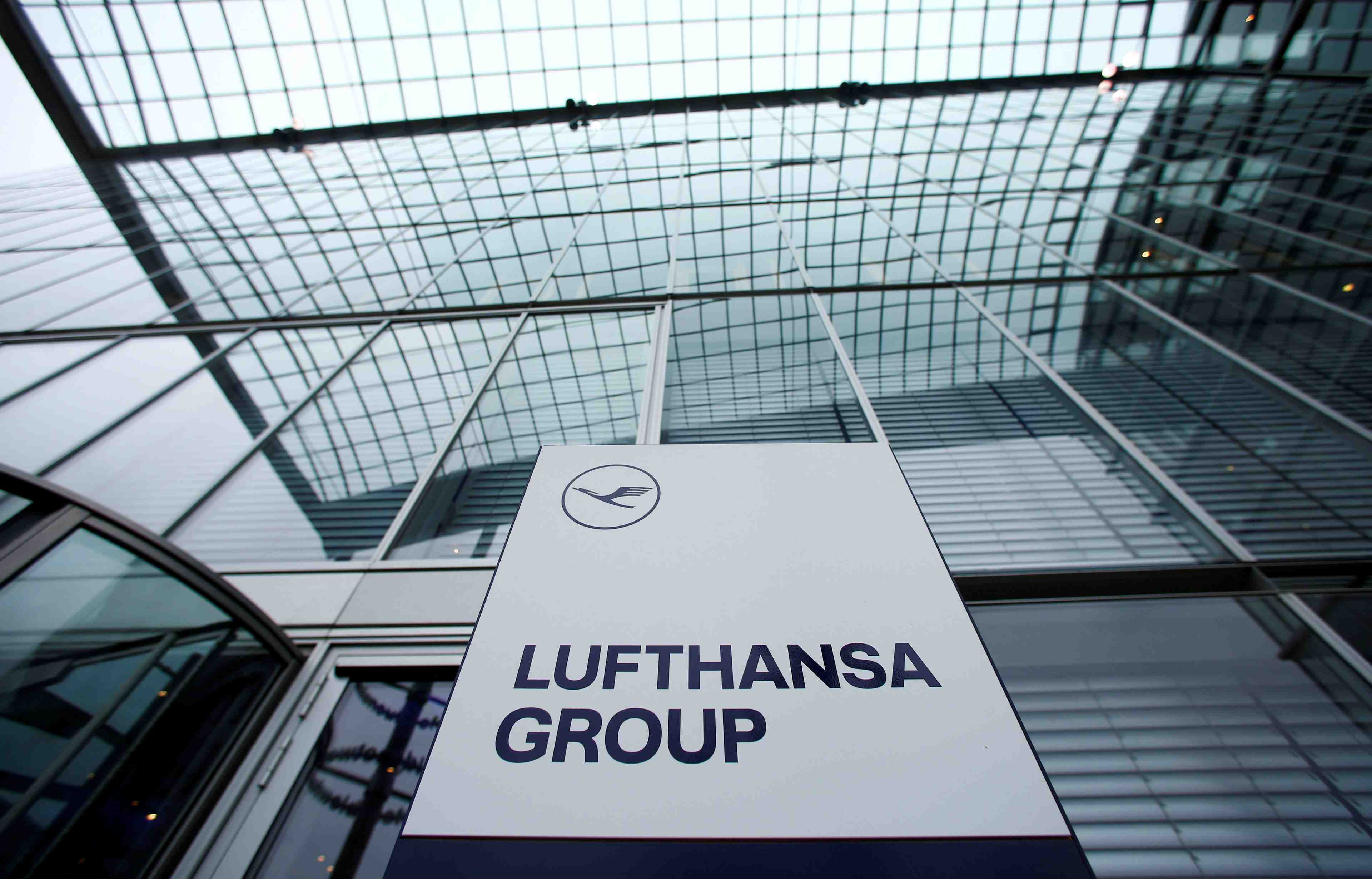 Lufthansa fera une offre sur la compagnie condor de thomas cook