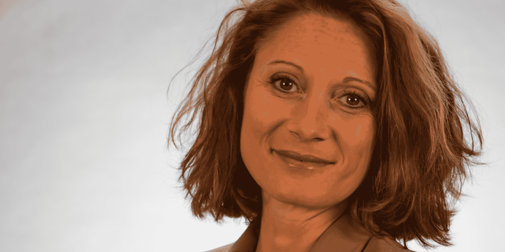 Valérie Merle, dirigeante de l'entreprise de maçonnerie Merle & Coste qui emploie 9 salariés, confie comment elle réussit à concilier développement de l'entreprise et congés pour se ressourcer.