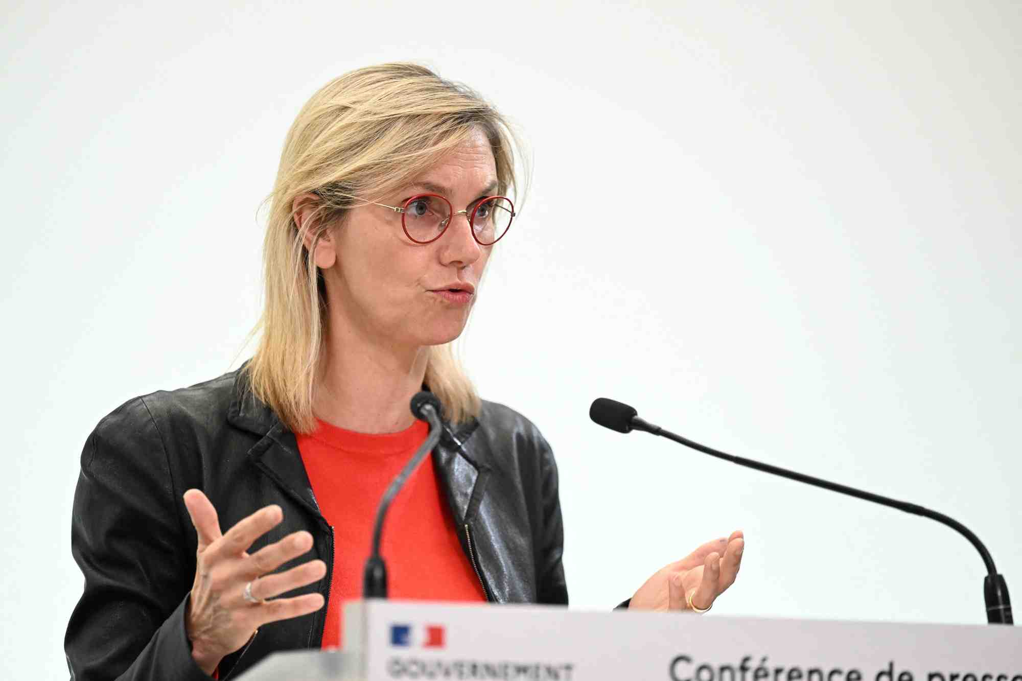 La ministre francaise de la transition energetique agnes pannier-runacher lors d'une conference de presse sur la situation energetique