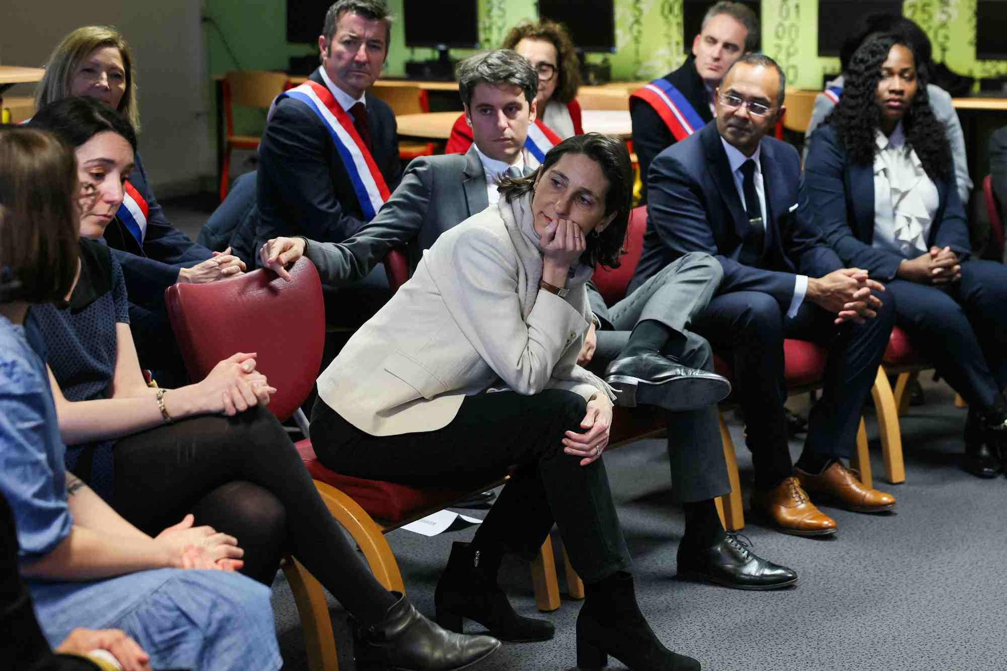 Amelie oudea-castera et gabriel attal, lors d'une visite au college saint-exupery, a andresy, au nord-ouest de paris