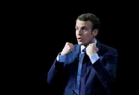 Neuf senateurs centristes appellent a soutenir emmanuel macron