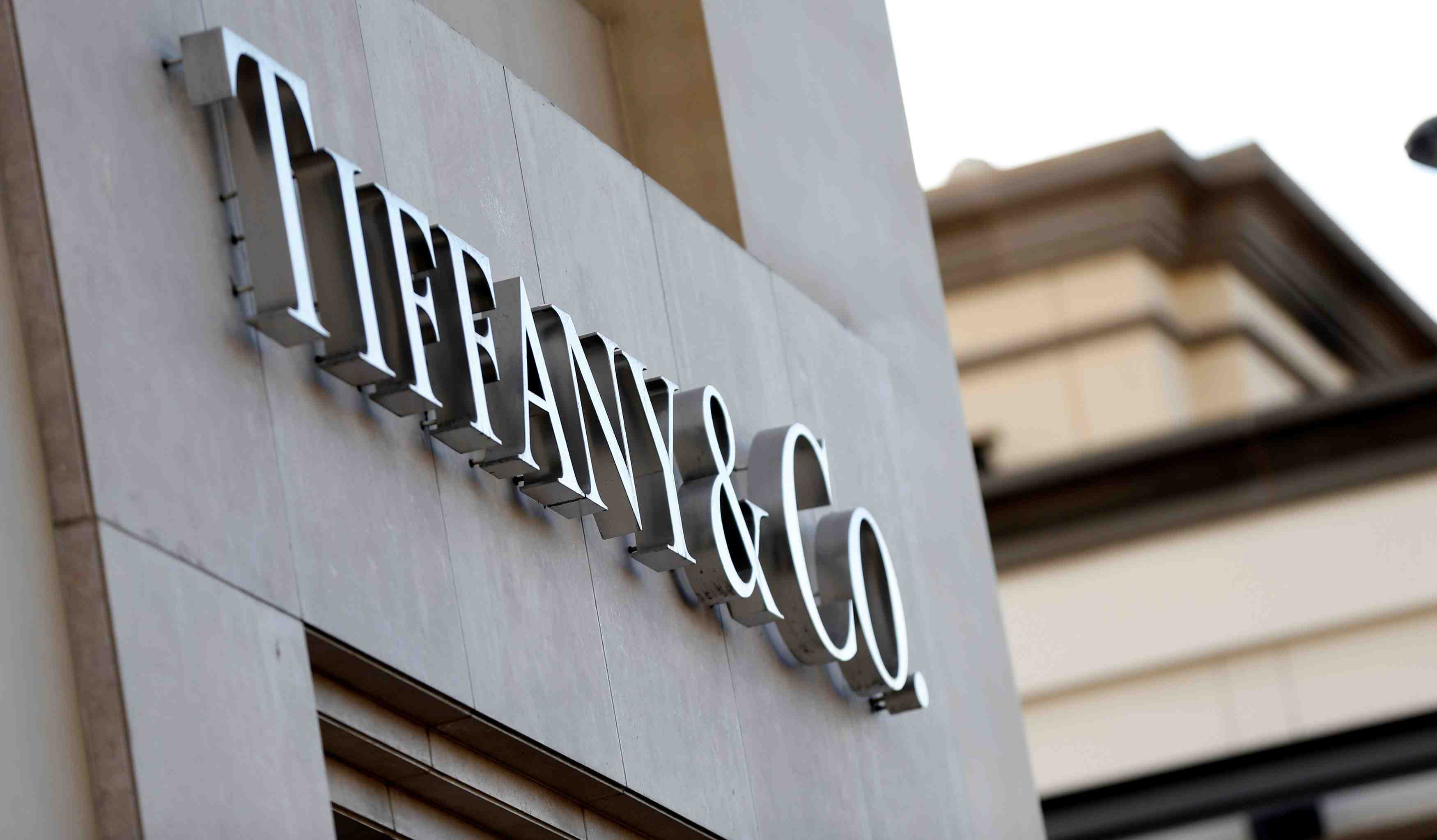 Tiffany & co bat le consensus au 3e trimestre, le titre monte