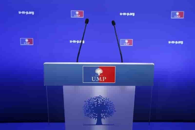 Après un cyber-accroc, l'élection à l'UMP bat son plein