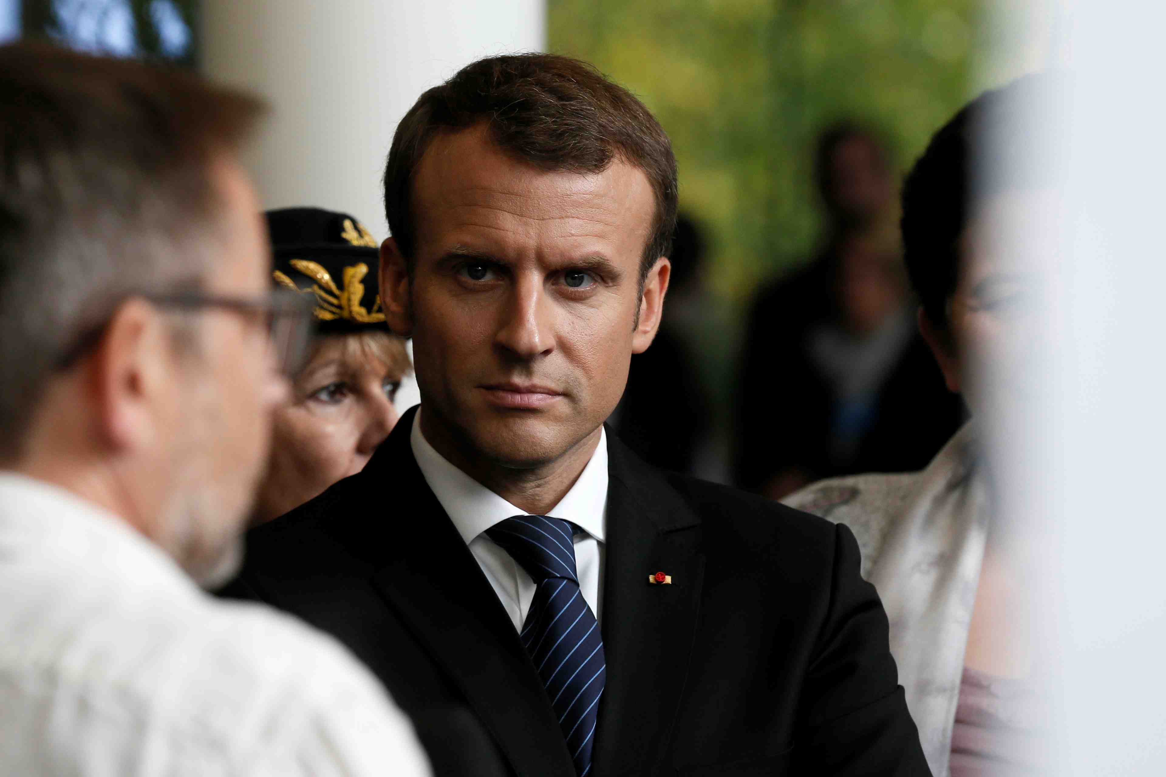 Macron a accepte de se rendre en russie en 2018