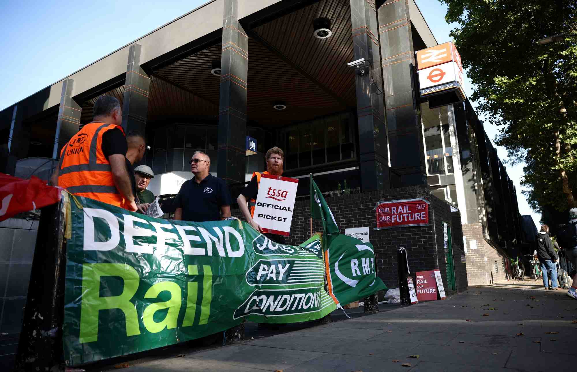 Grande-bretagne: les cheminots annoncent une greve nationale fin septembre