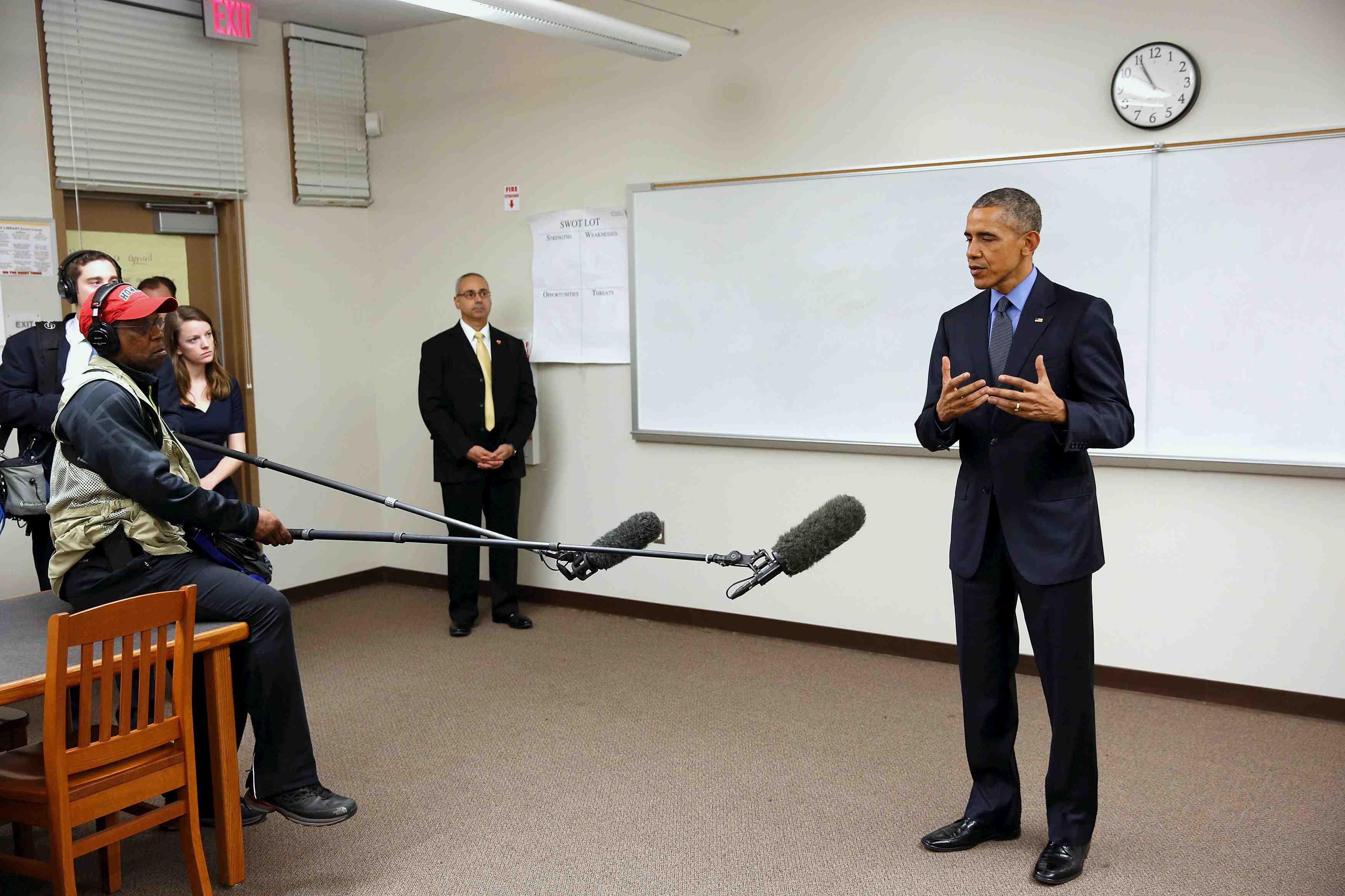 Barack obama a rencontre les familles des victimes de la tuerie de san bernardino