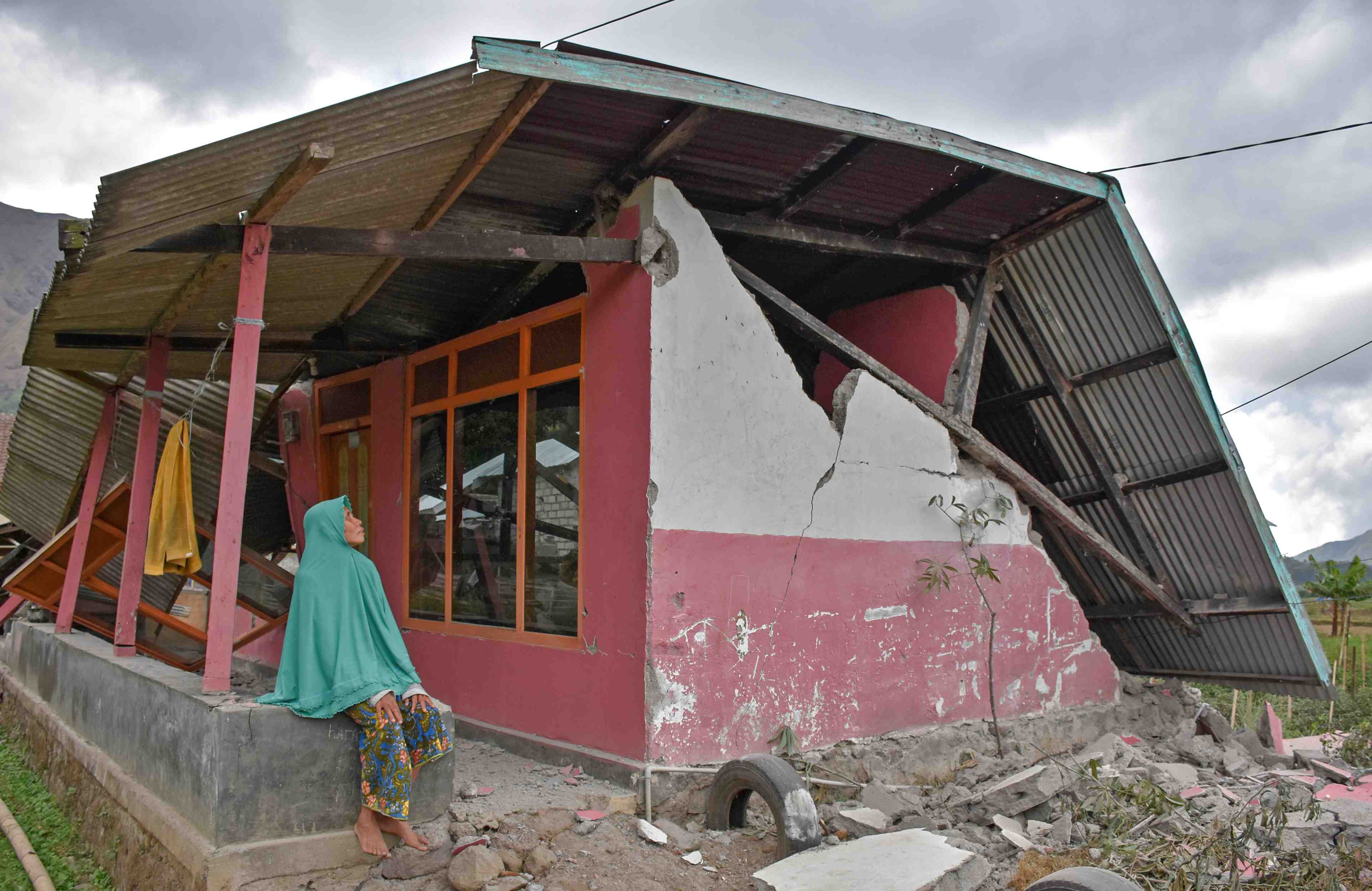 Fort seisme dans l'ile indonesienne de lombok, 14 morts