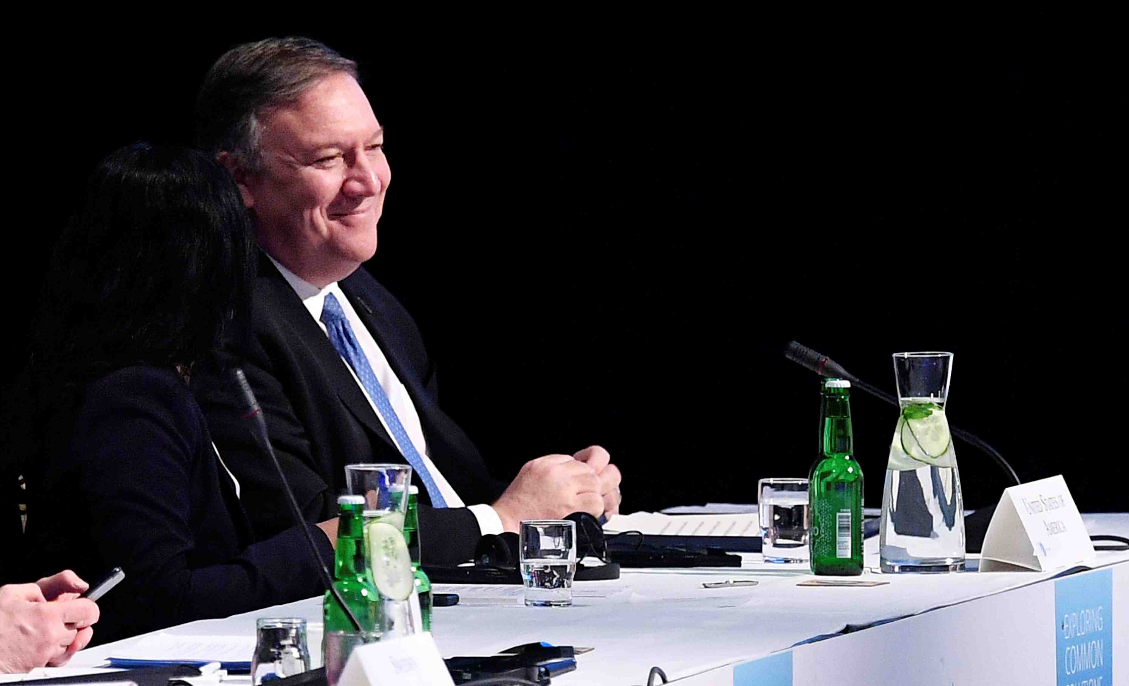 Pompeo reporte une visite a berlin, verra lavrov le 14 mai a sotchi