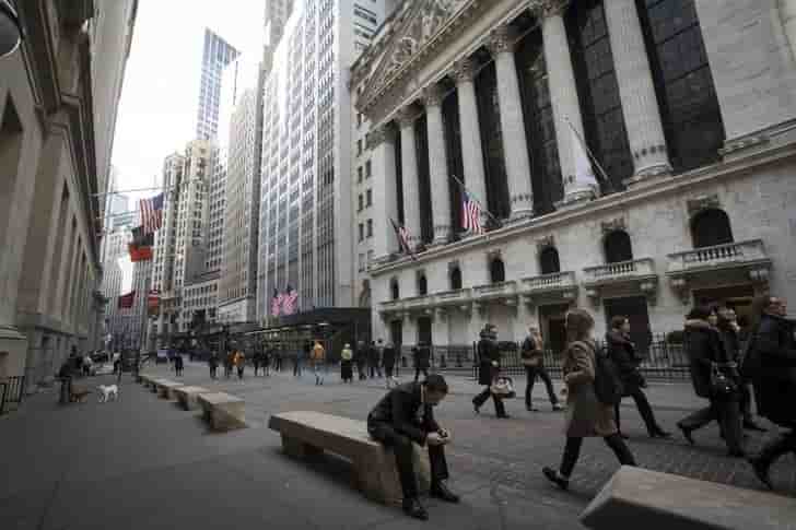 Wall Street ouvre en hausse timide après un record du S&P