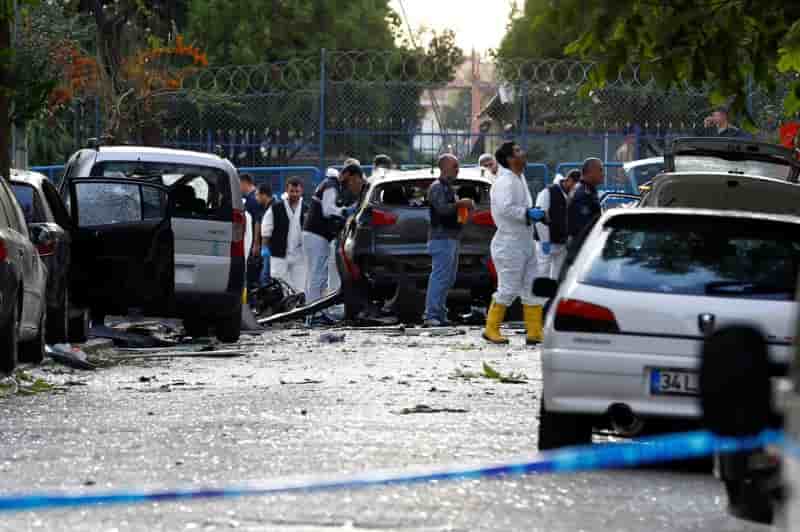 Moto piegee a istanbul devant un commissariat, 10 blesses