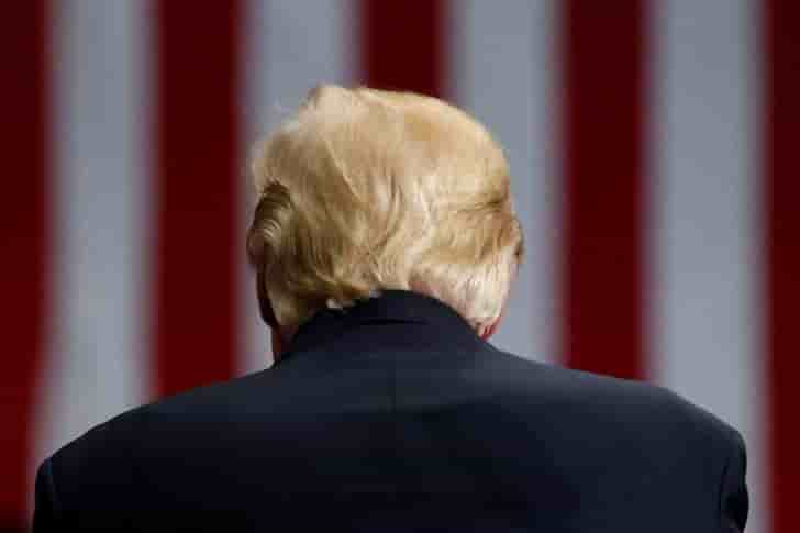 Trump va interdire aux transgenres de servir dans l'armee