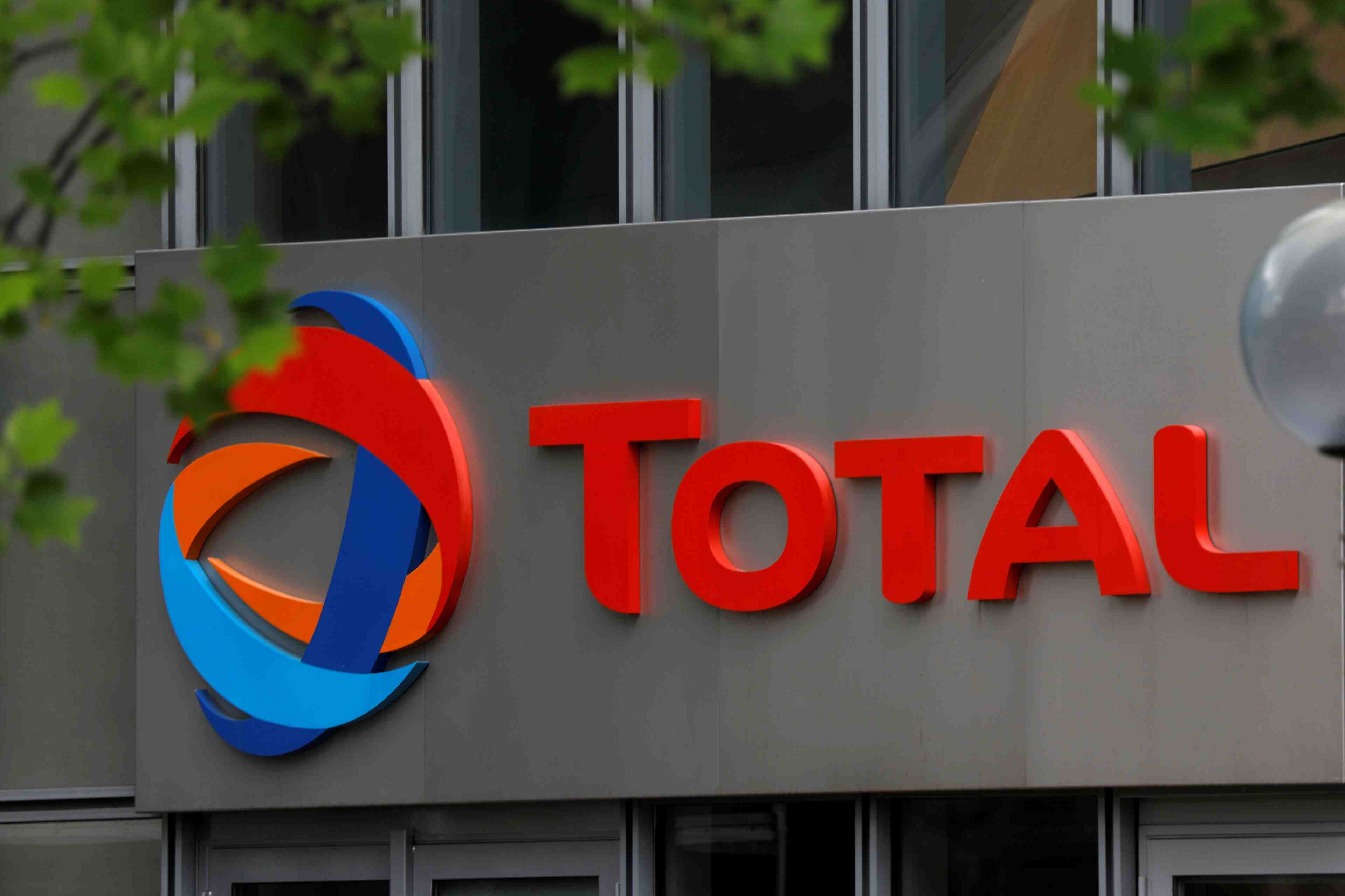 Total va prendre 10% du projet de gnl russe arctic lng 2