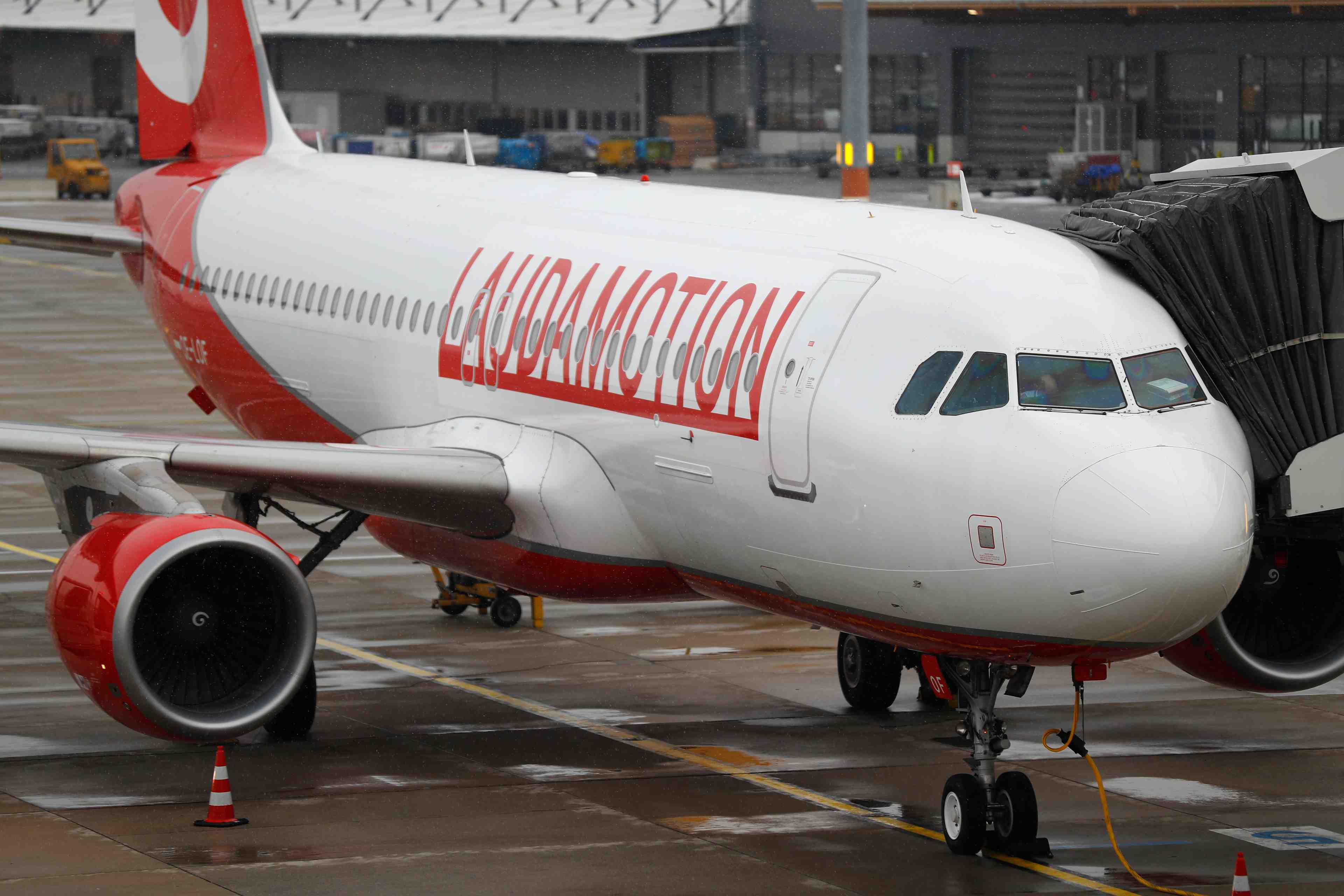 Ryanair discute avec airbus d'une commande pour laudamotion