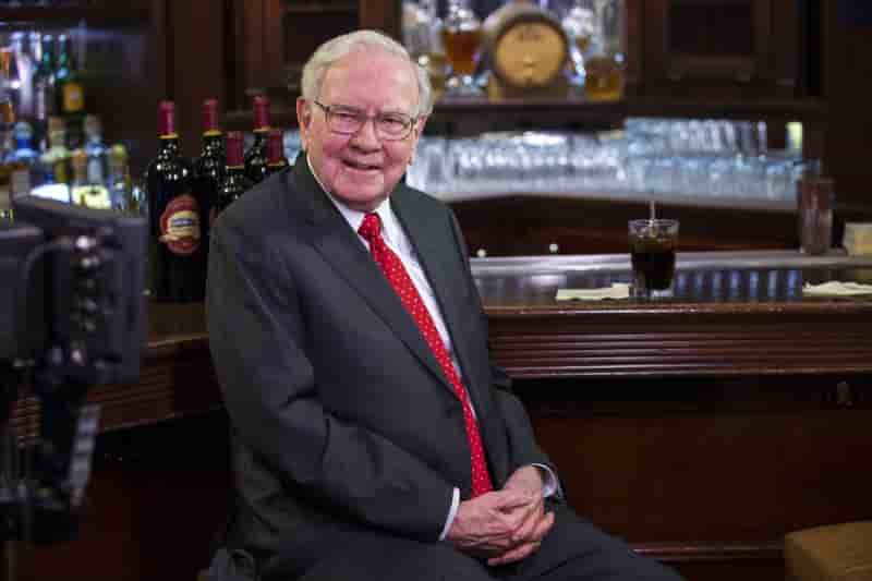 Buffett soutient un consortium pour le rachat actifs internet de yahoo