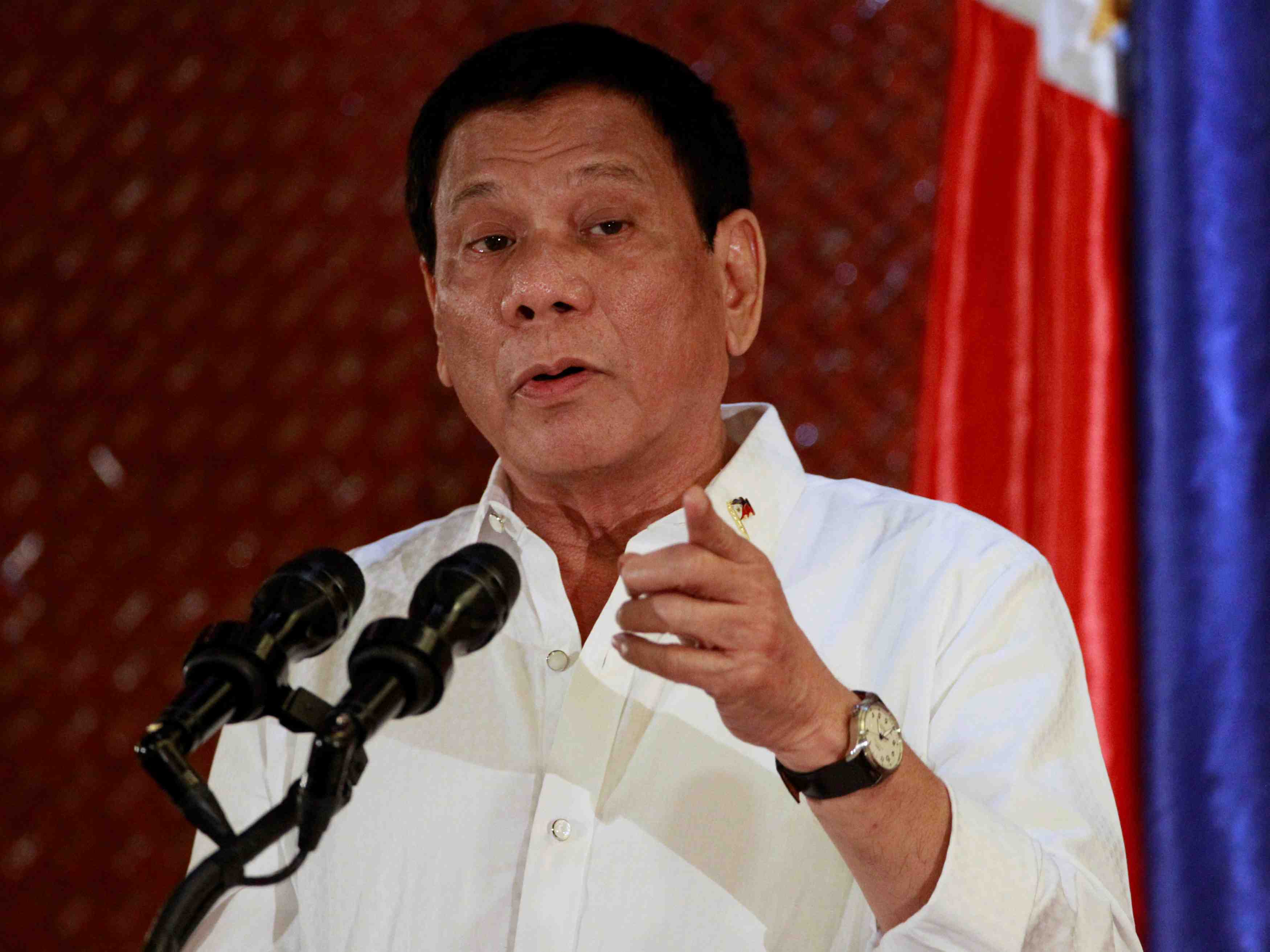 La guerre anti-drogue du president philippin attaquee en justice