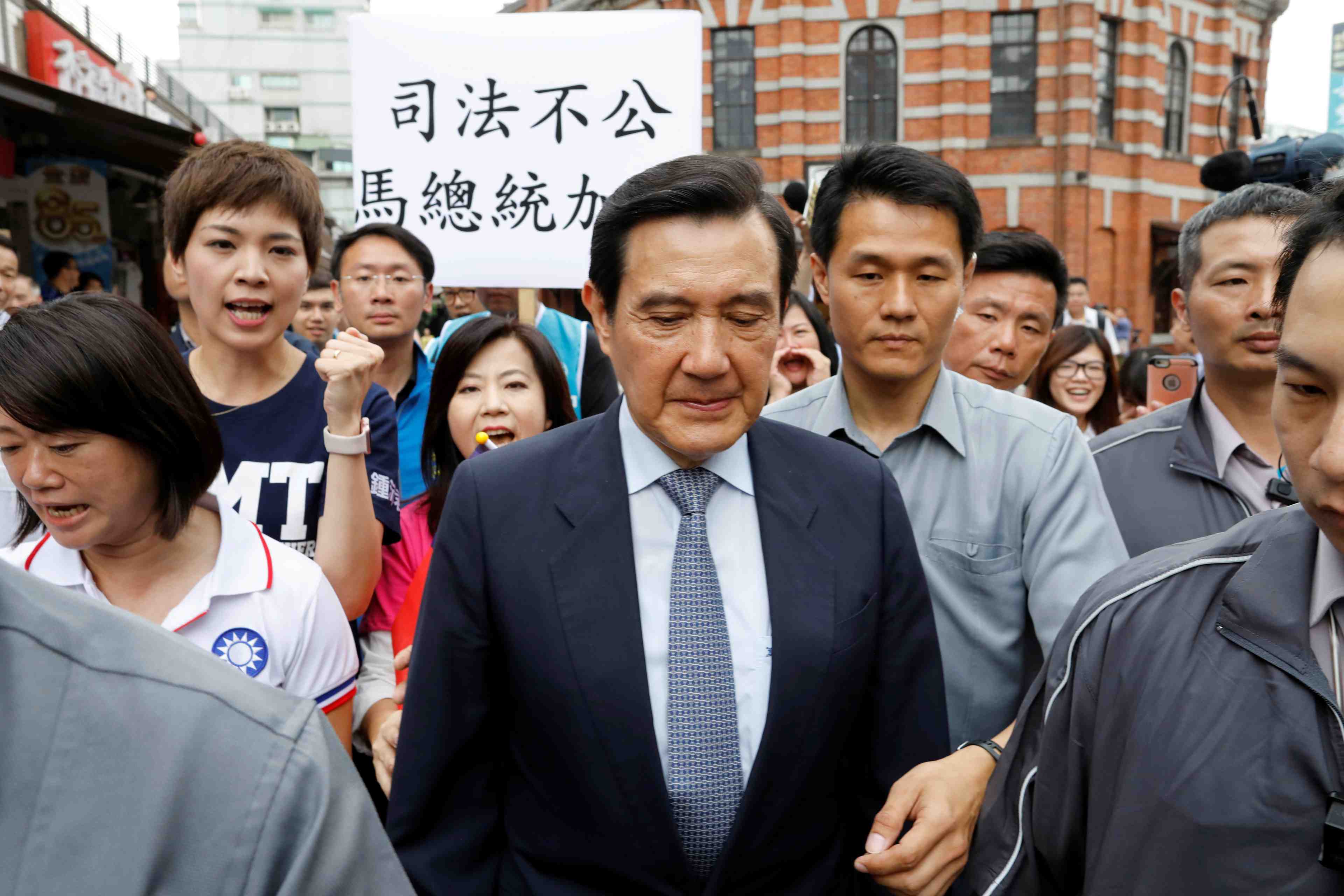L'ex-president taiwanais ma ying-jeou condamne a 4 mois de prison