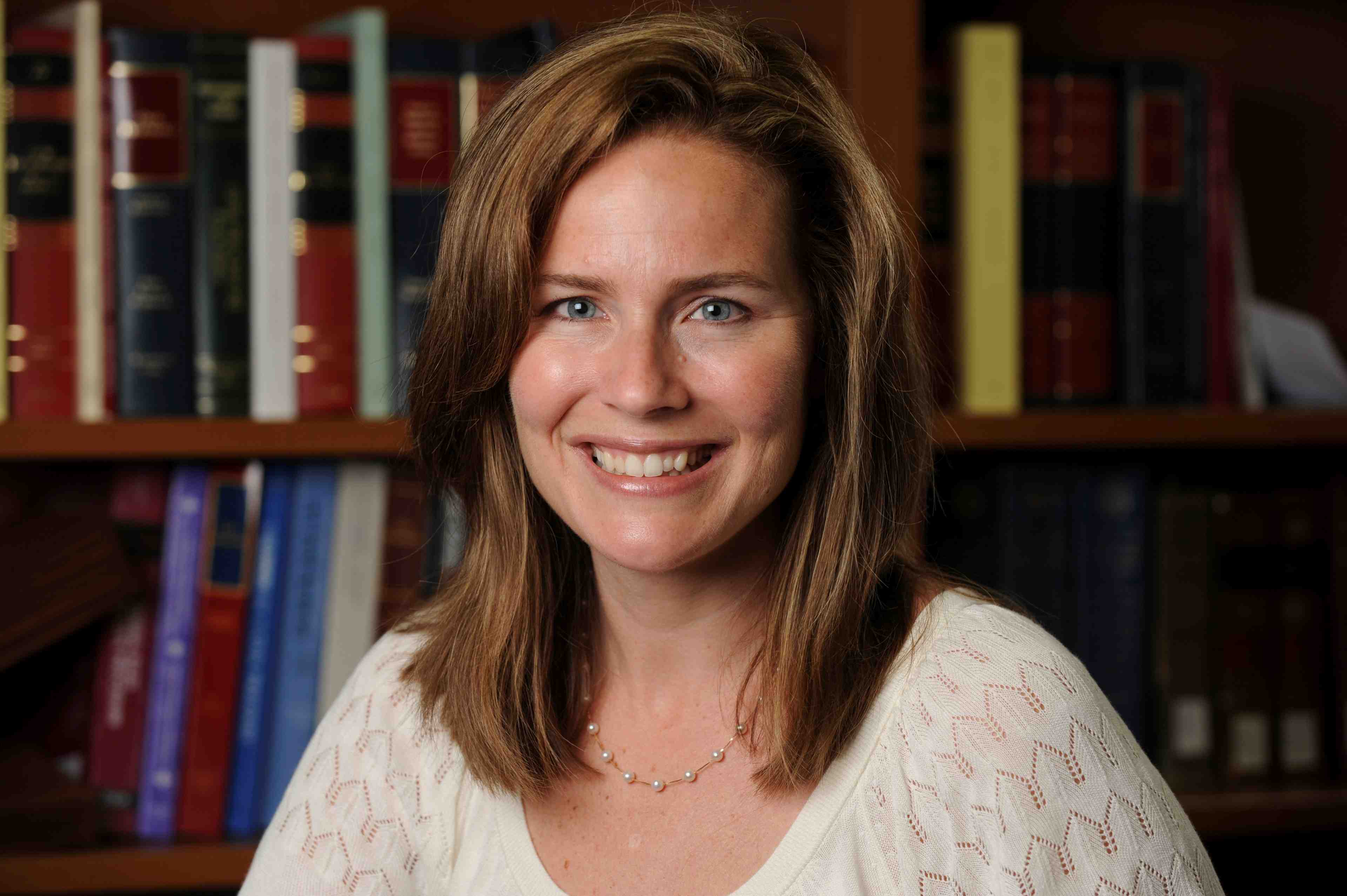 Trump compte remplacer ginsburg par amy coney barrett, selon cnn