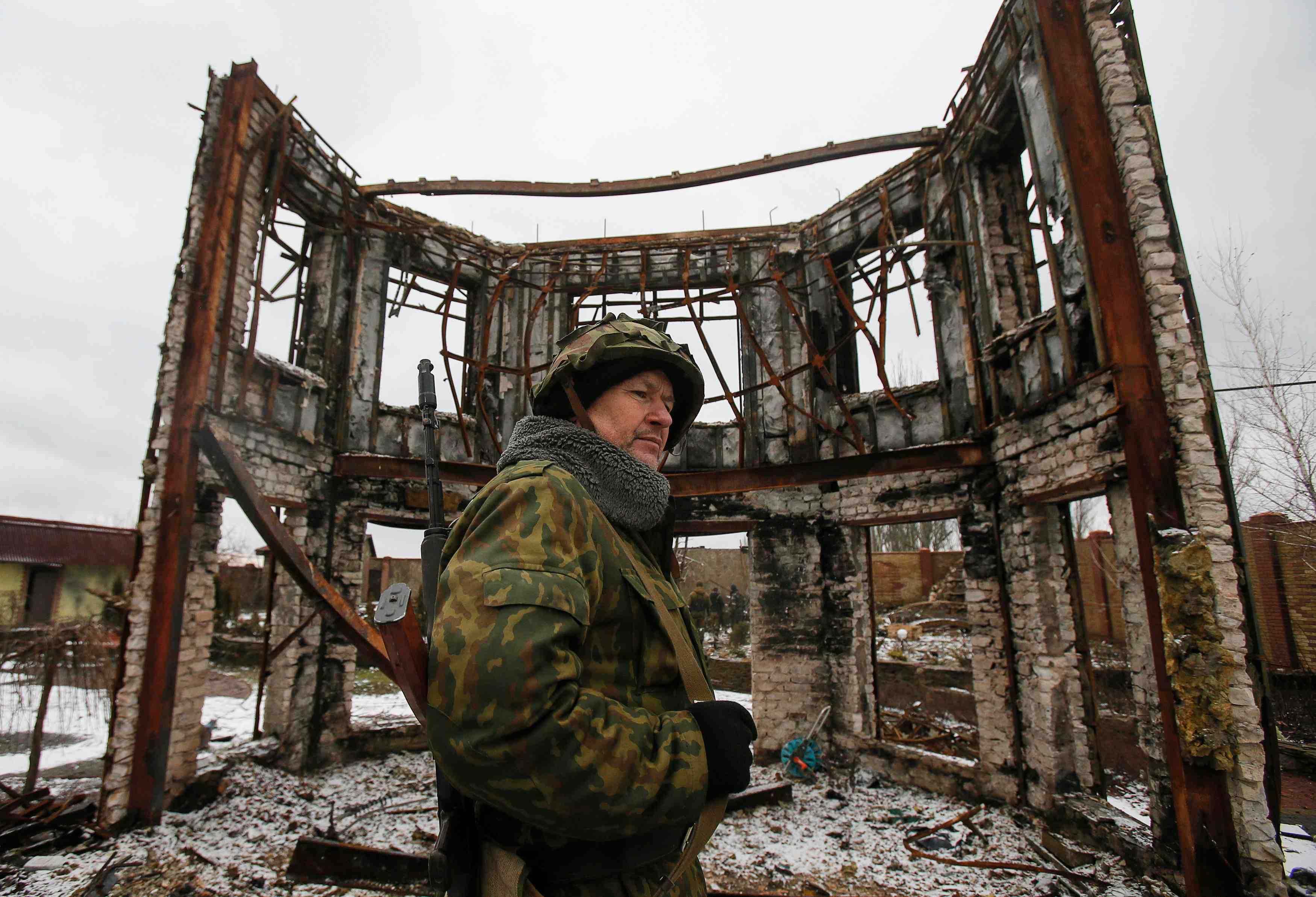 Francois hollande veut encore croire a l’option diplomatique en ukraine