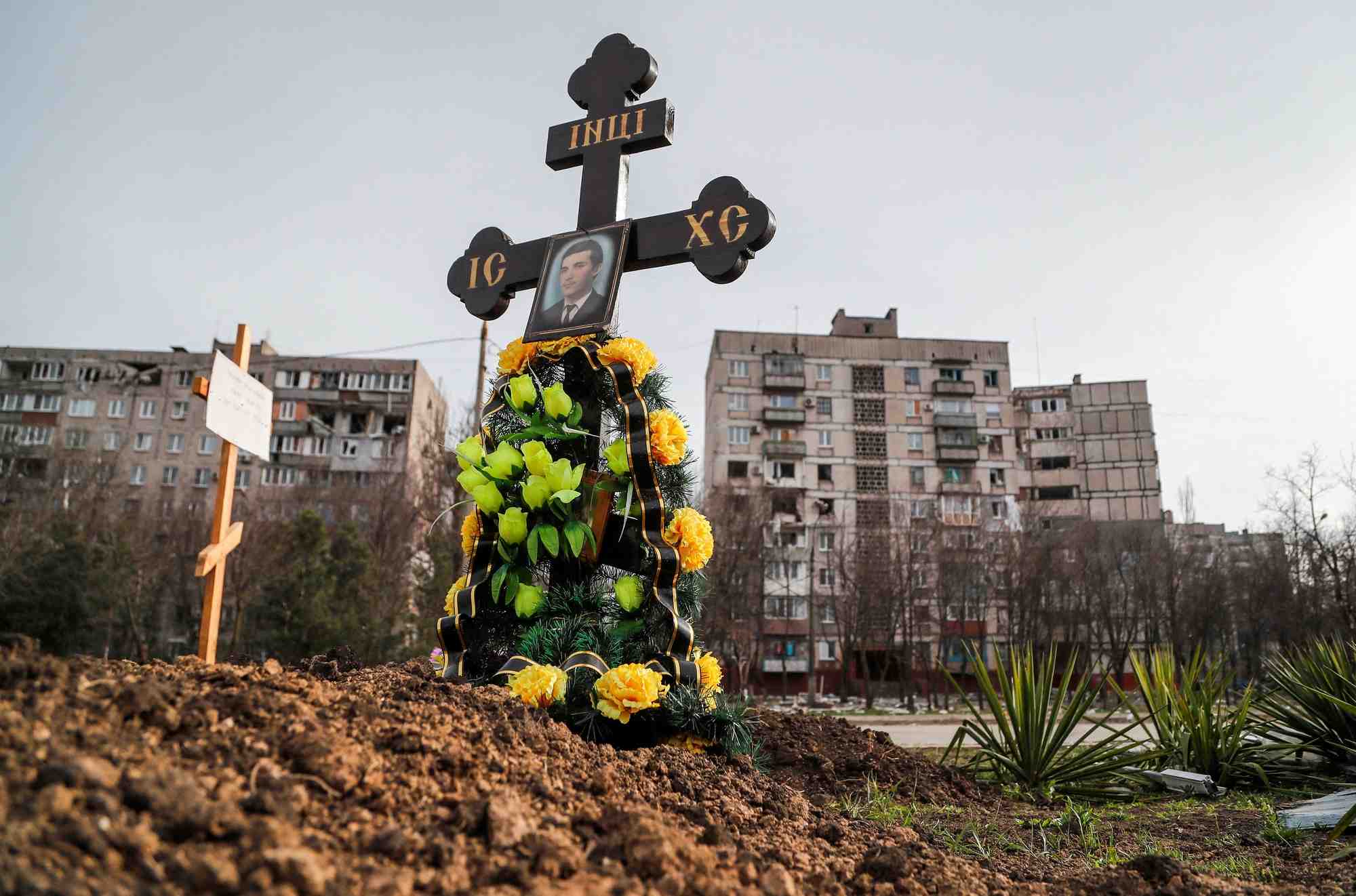 Ukraine: environ 21.000 civils tues a marioupol, selon son maire