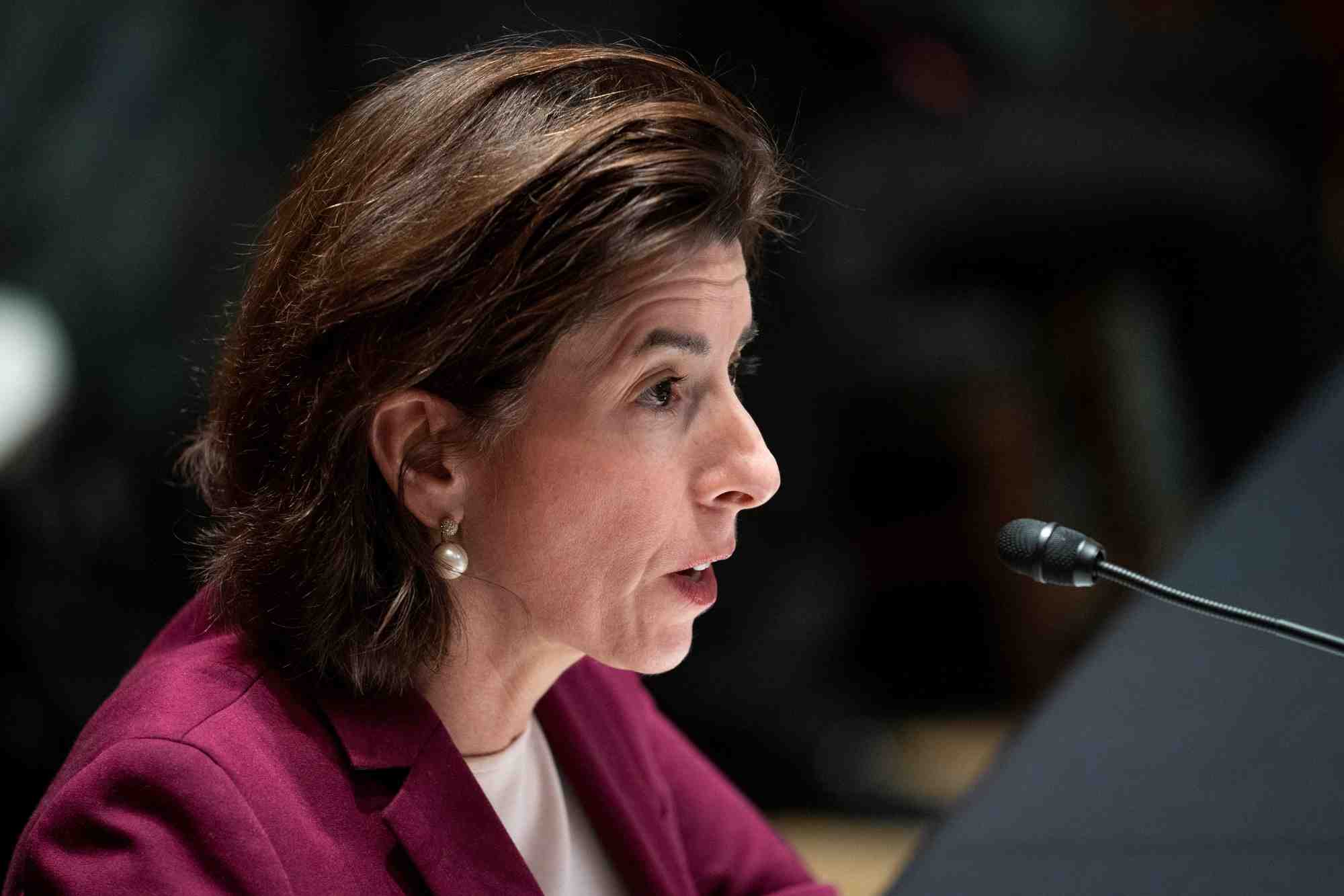 En visite à Pékin, la secrétaire américaine au Commerce Gina Raimondo a estimé « qu'une économie chinoise forte est une bonne chose ».
