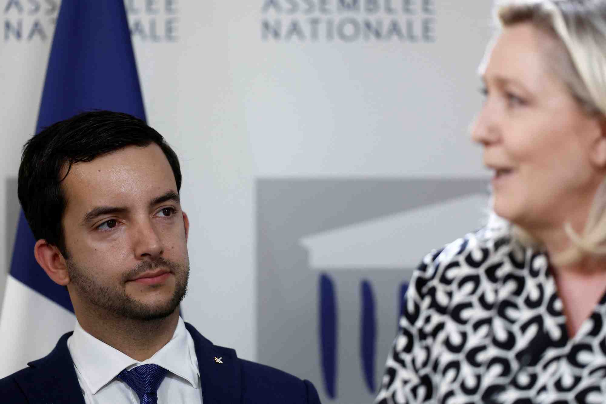 Jean-philippe tanguy et marine le pen lors d'une conference de presse a l'assemblee nationale