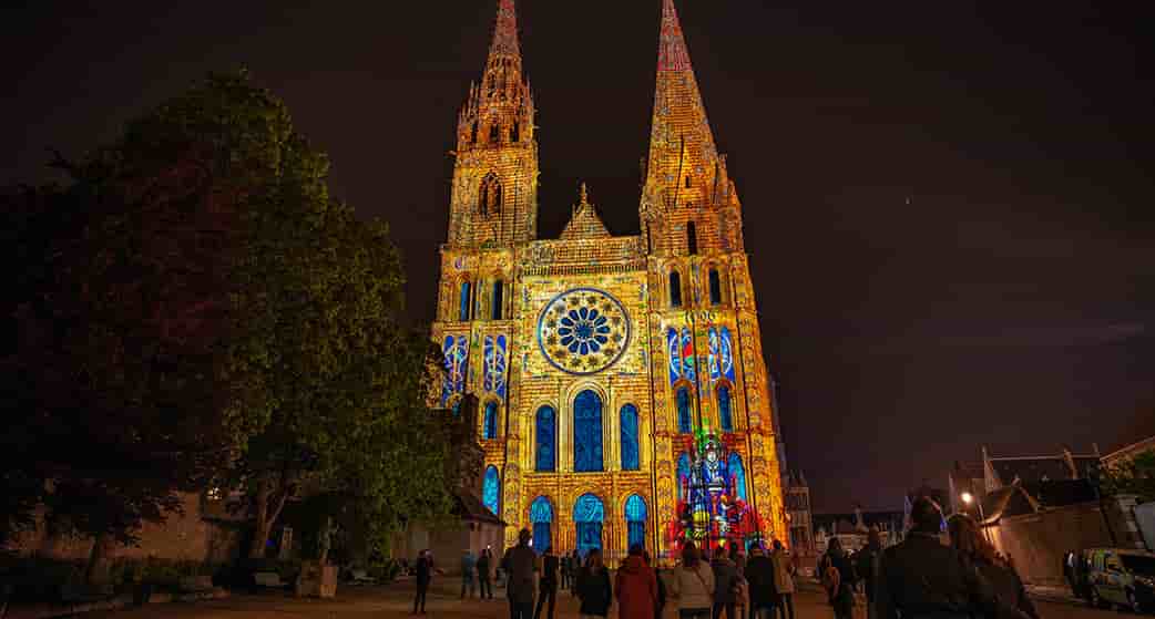 Le son et lumière Mille Ans d’éclat, à Chartres.
