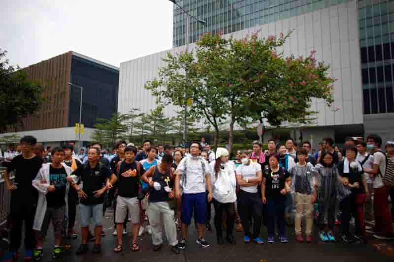 Heurts entre manifestants pro-démocratie et pro-Pékin à Hong Kong