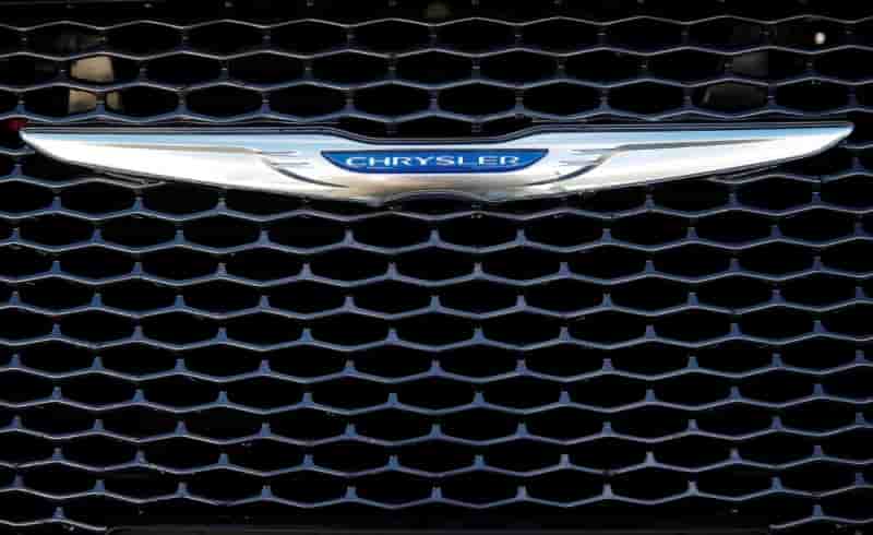 Fiat chrysler compte reduire sa dette de pres de moitie en 2017