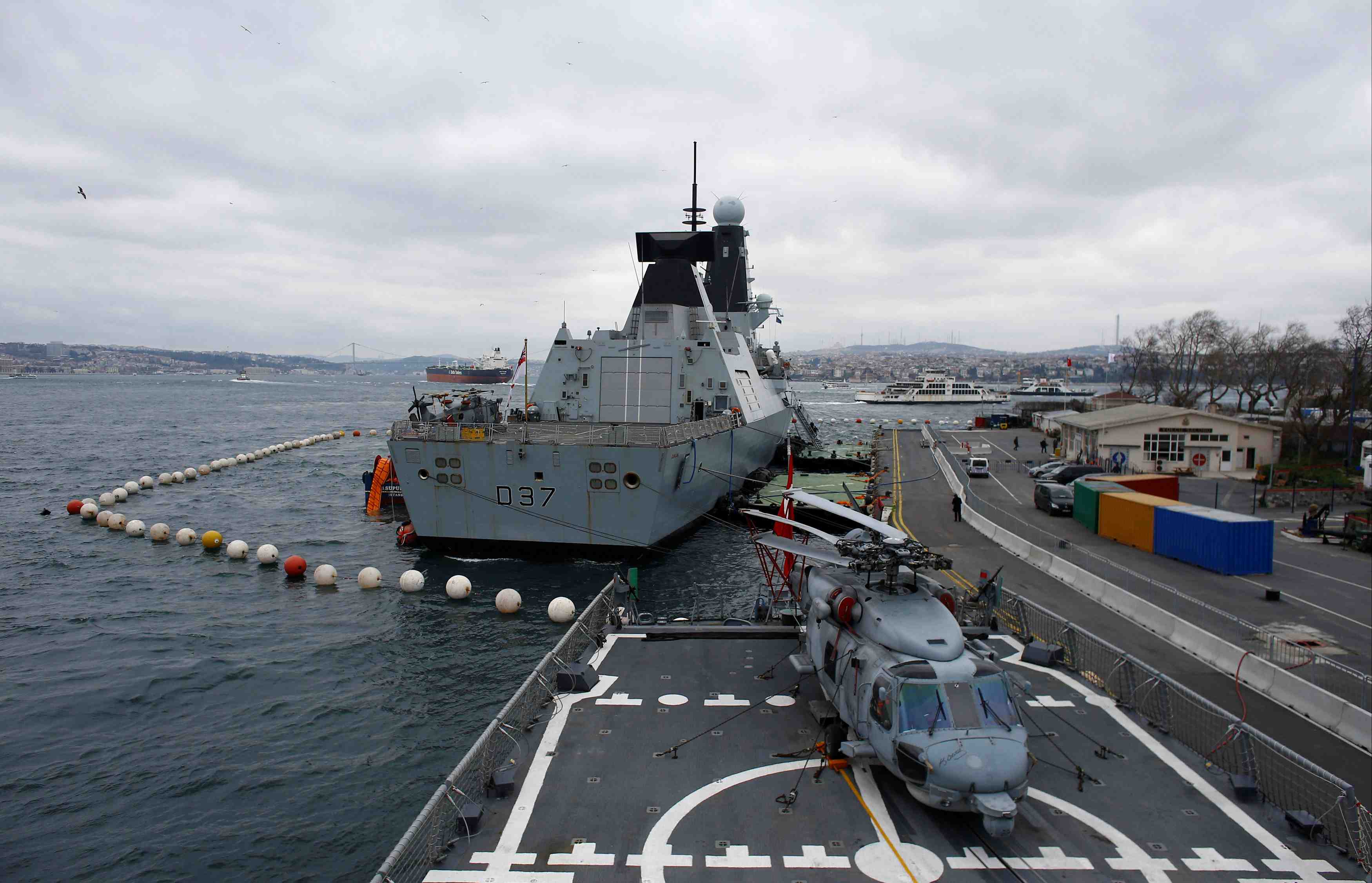 Un deuxieme navire de guerre britannique attendu dans le golfe