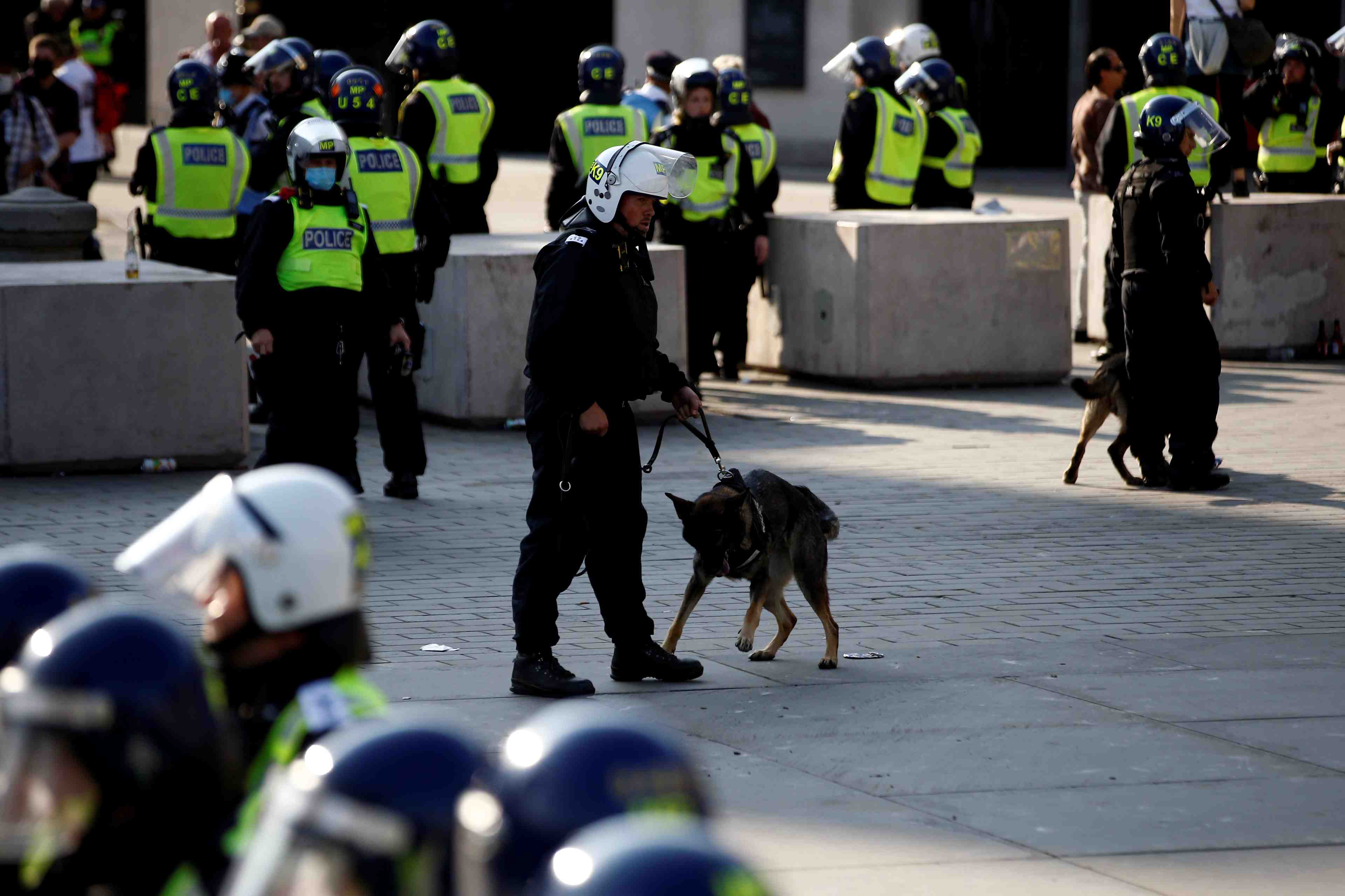 Echauffourees lors d'une manifestation anti-confinement a londres