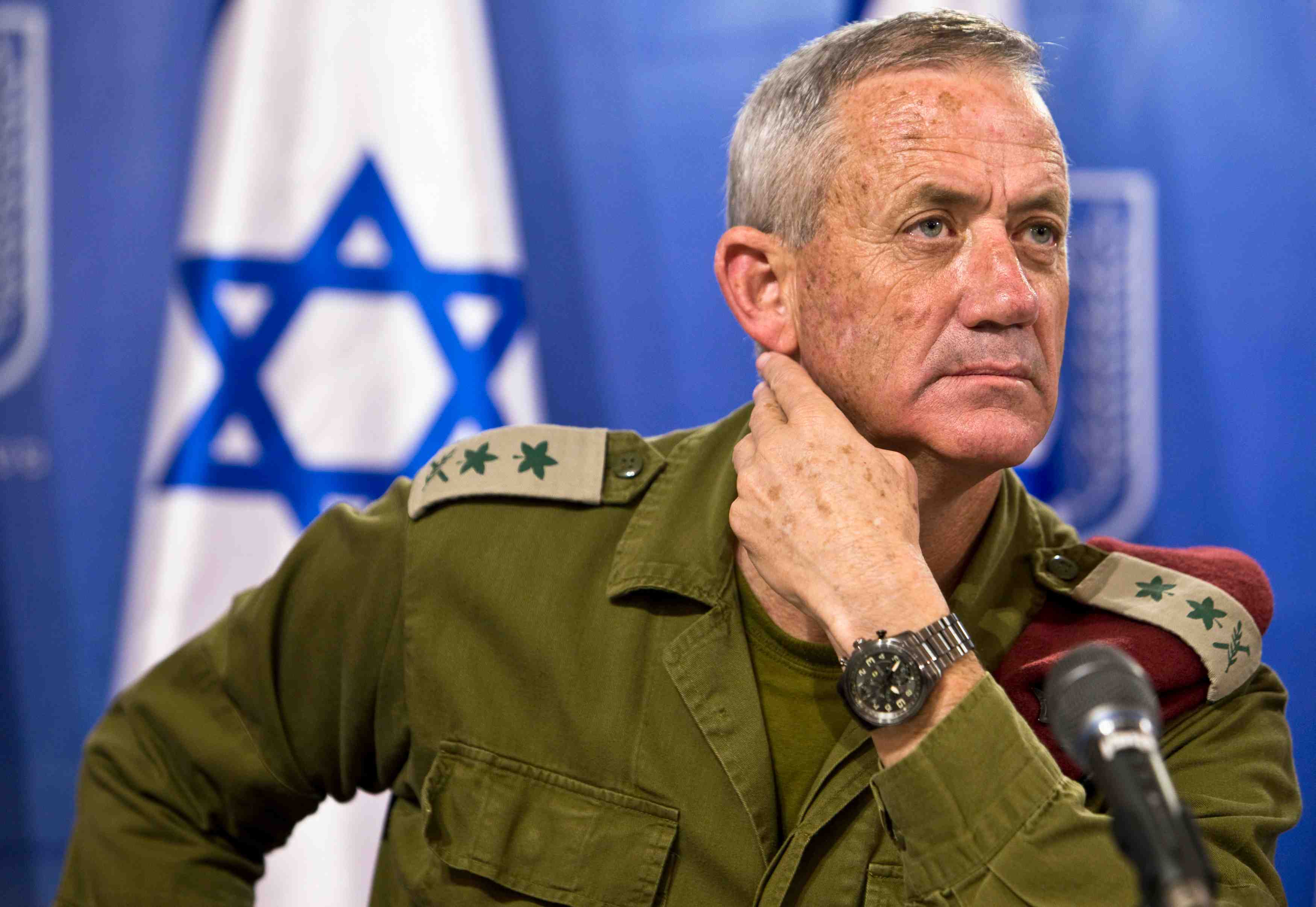 L'ancien chef d'etat-major israelien benny gantz fonde son parti