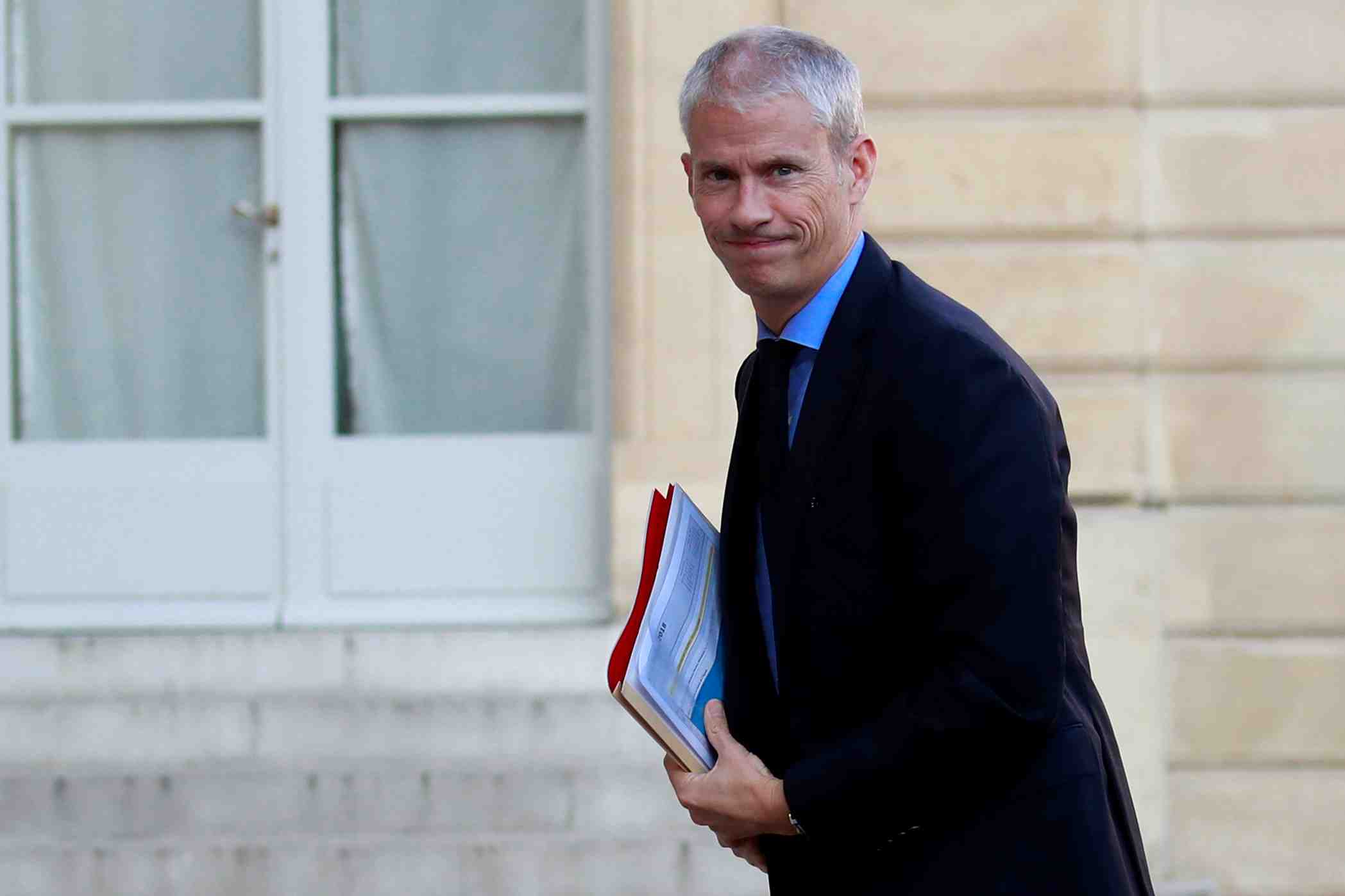 La voute de notre-dame peut toujours s'ecrouler, dit riester