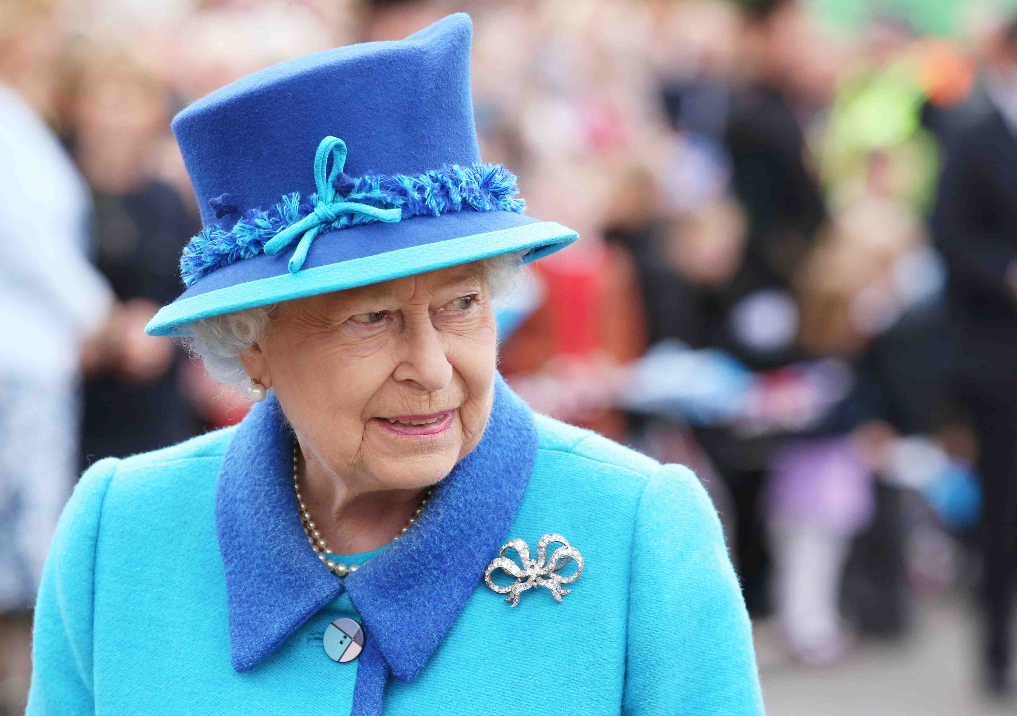 Elizabeth ii annule un evenement virtuel en raison de symptomes du covid-19