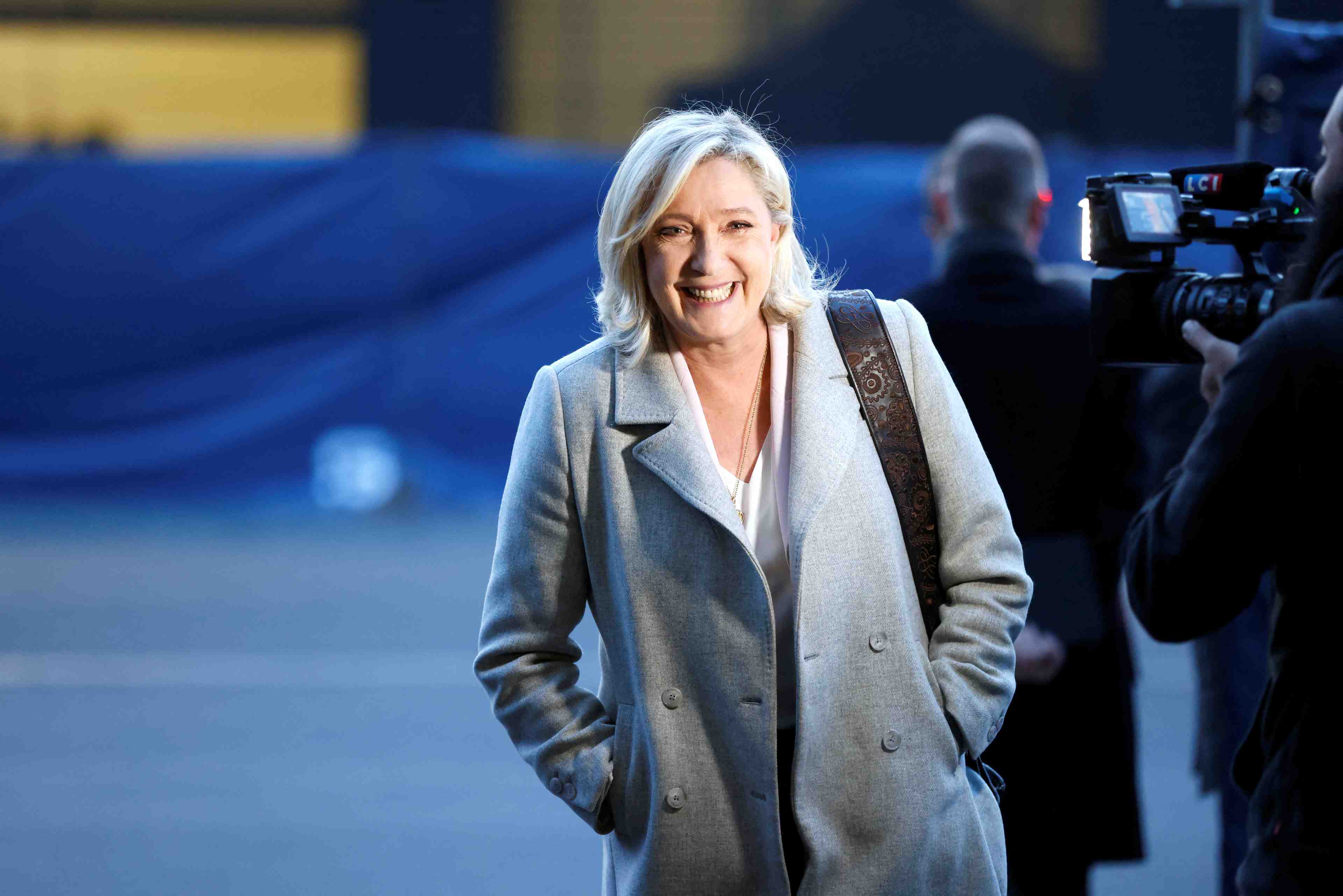 France: le pen opposee des sanctions qui handicapent l'economie francaise