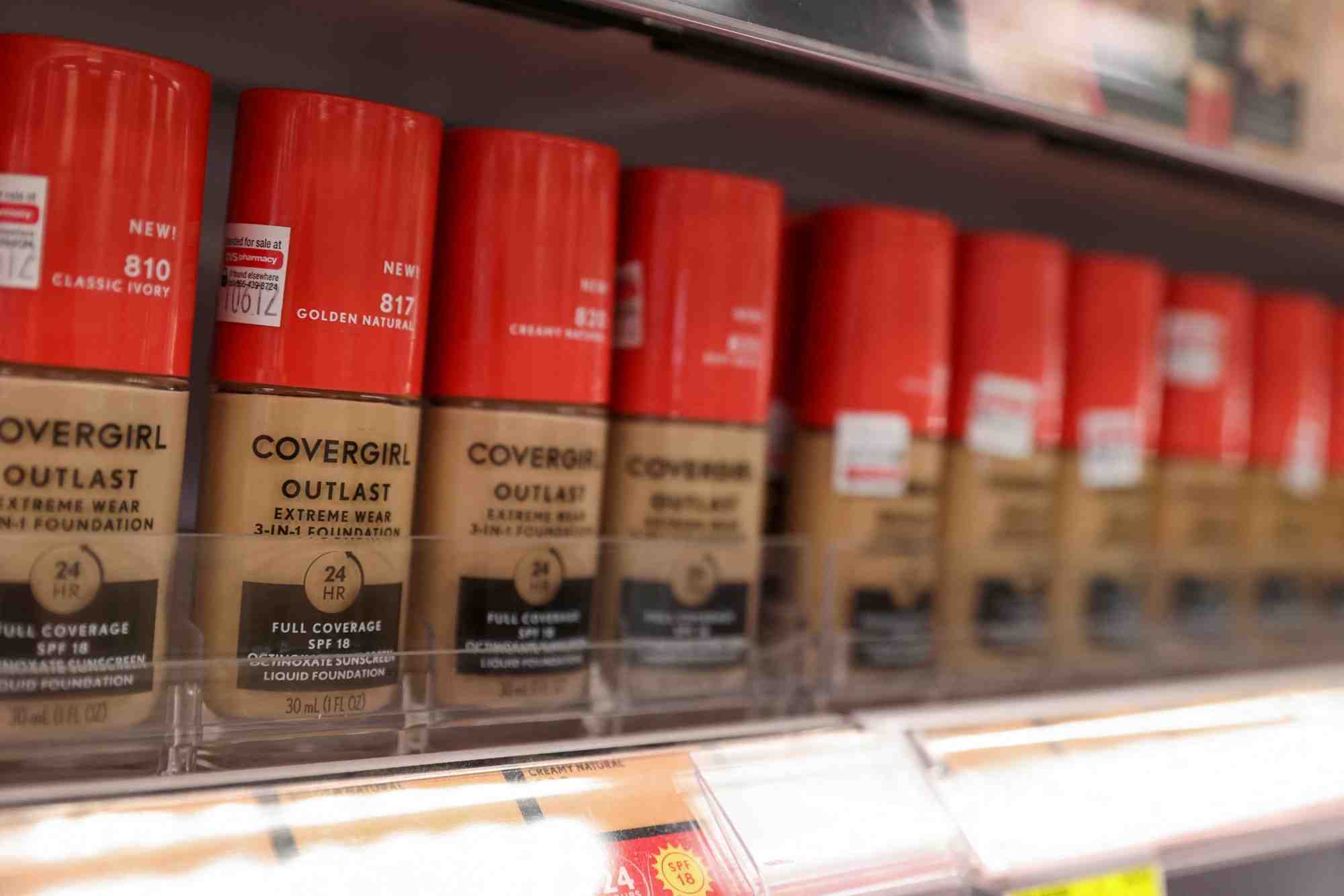 Du maquillage covergirl, propriete de coty inc.
