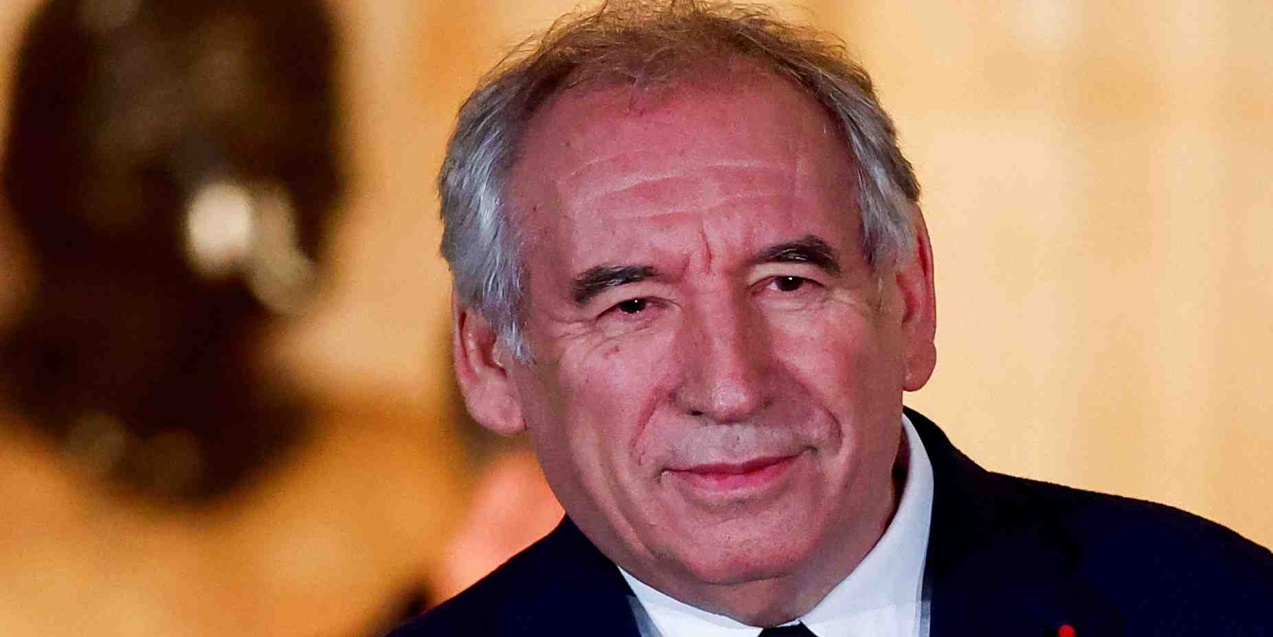 Le nouveau Premier ministre, François Bayrou, lors de se premier jour à Matigon.