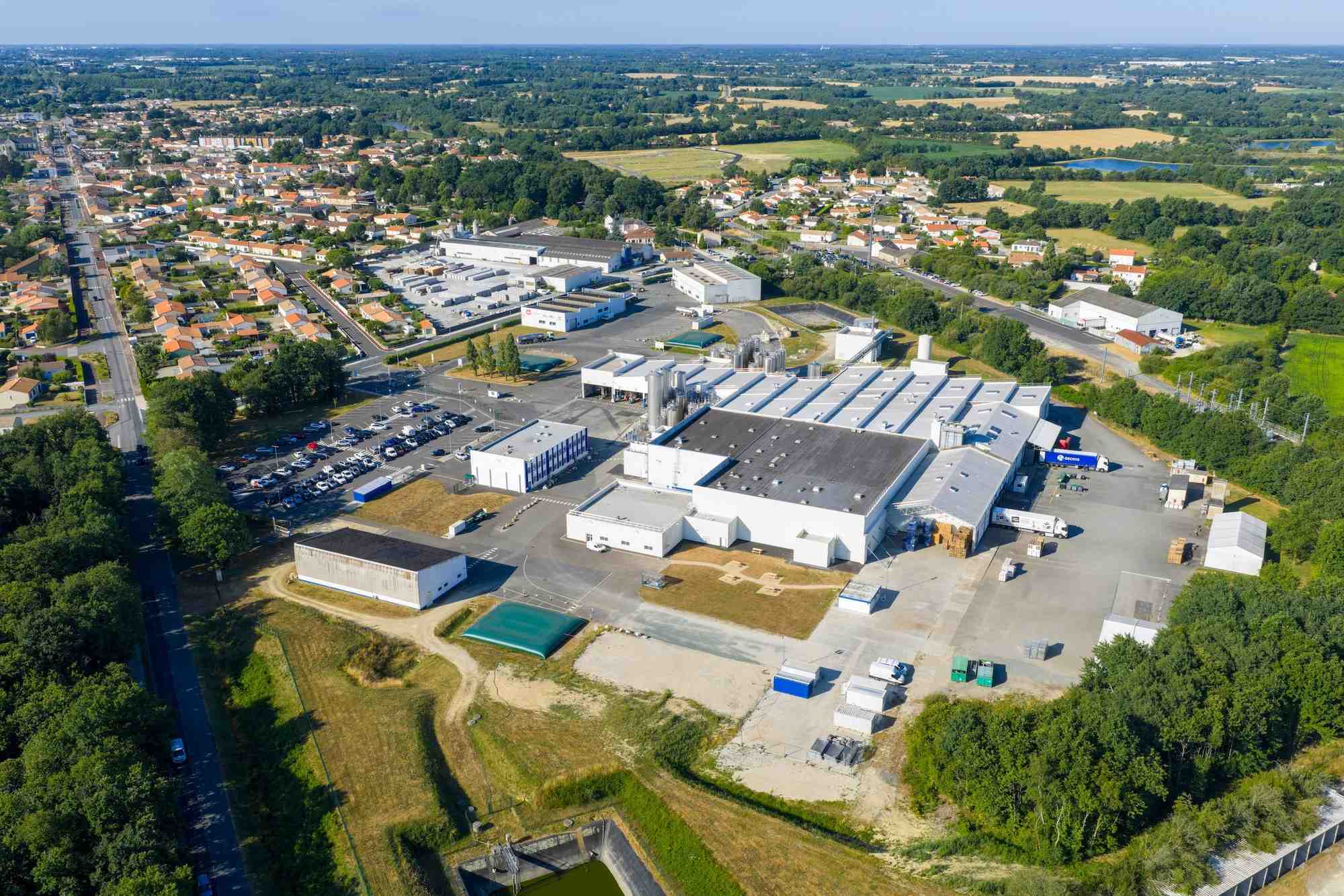 Agrial a injecté environ 40 millions d’euros, sur quatre ans, dans sa laiterie de Belleville-sur-Vie (Vendée).