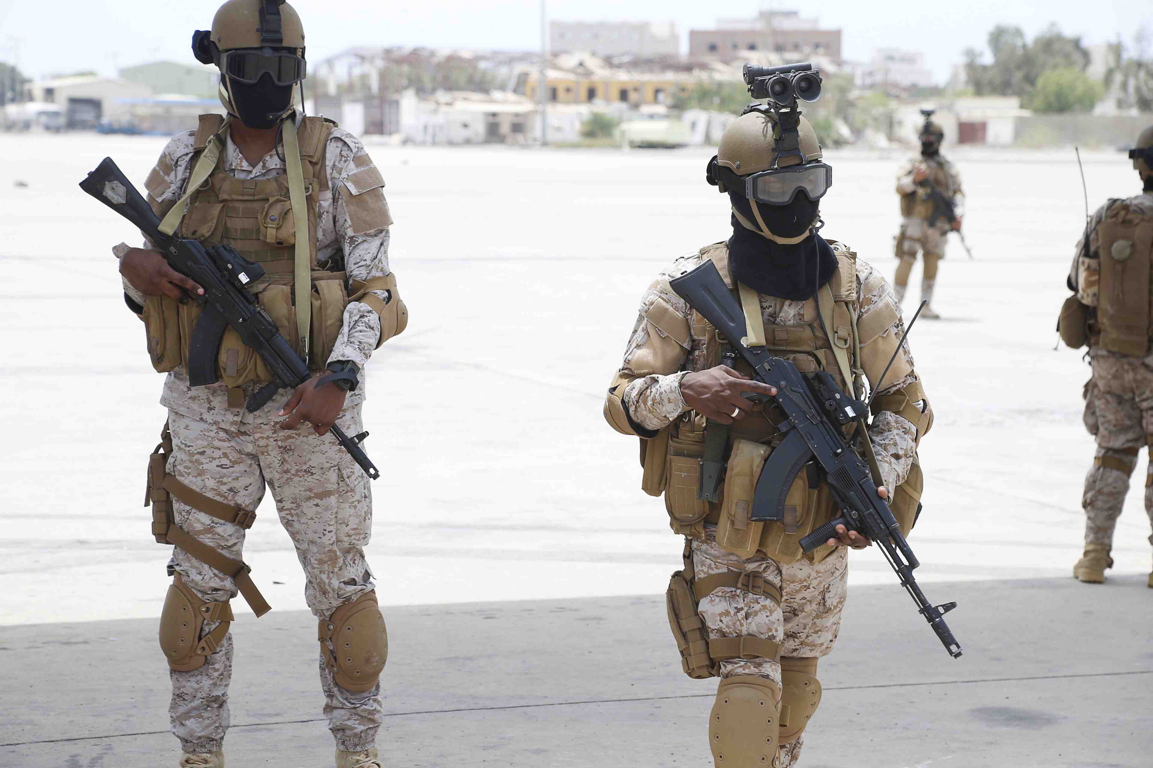 Les forces pro-hadi s'emparent de positions pres d'aden