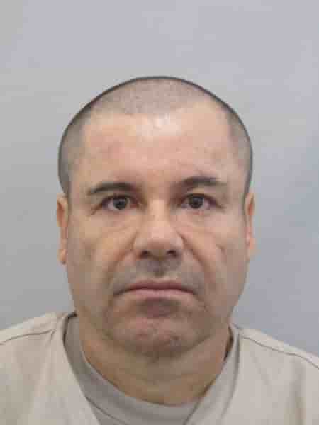 Le baron de la drogue "el chapo" echappe de peu a la police mexicaine